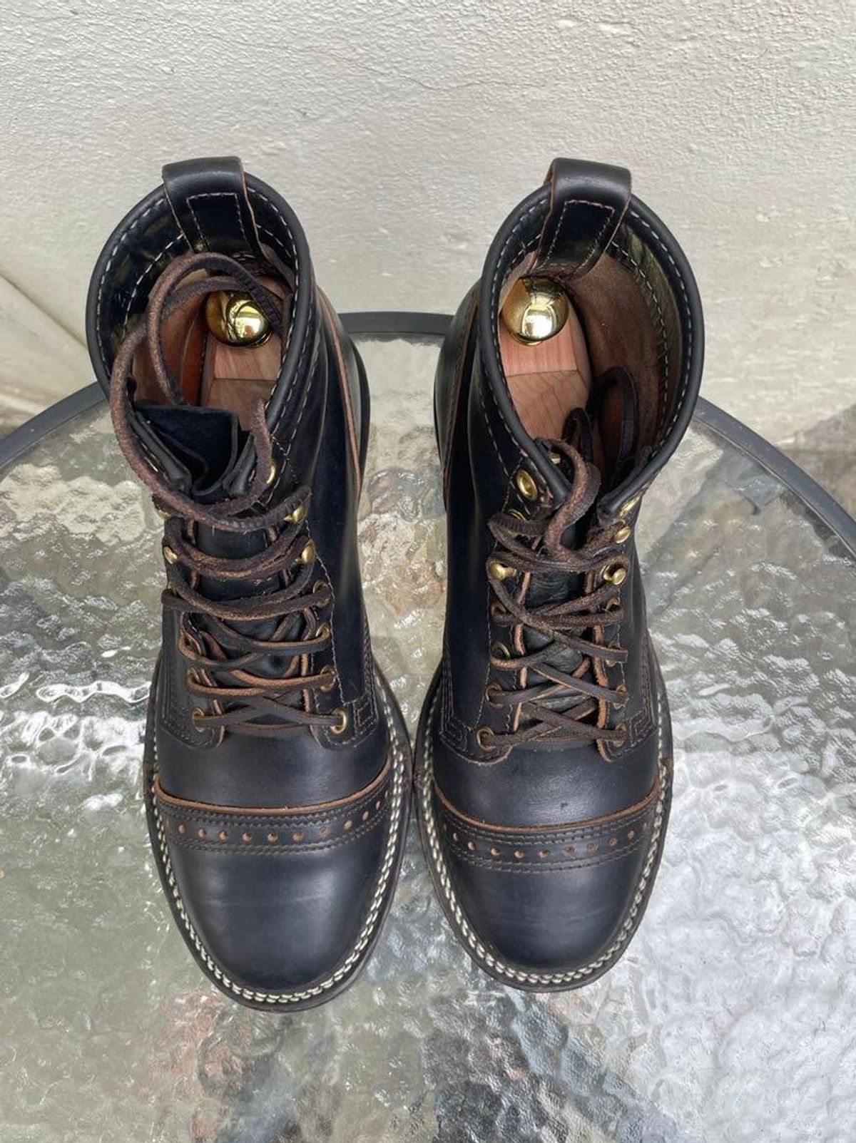 Photo by patinathunderdome on January 3, 2022 of the Wesco Hendrik in Maryam Black Teacore Horsebutt.