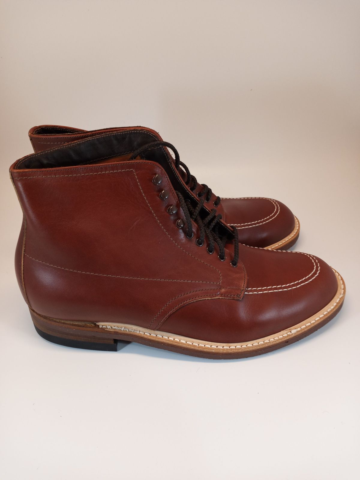 Photo by patinathunderdome on October 1, 2021 of the Alden Indy Boot in Horween Mahogany Legacy.