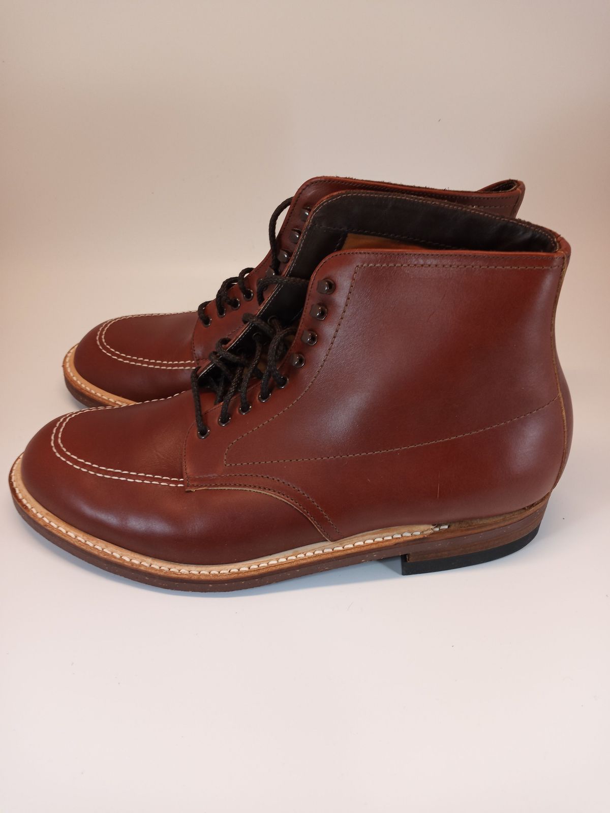 Photo by patinathunderdome on October 1, 2021 of the Alden Indy Boot in Horween Mahogany Legacy.