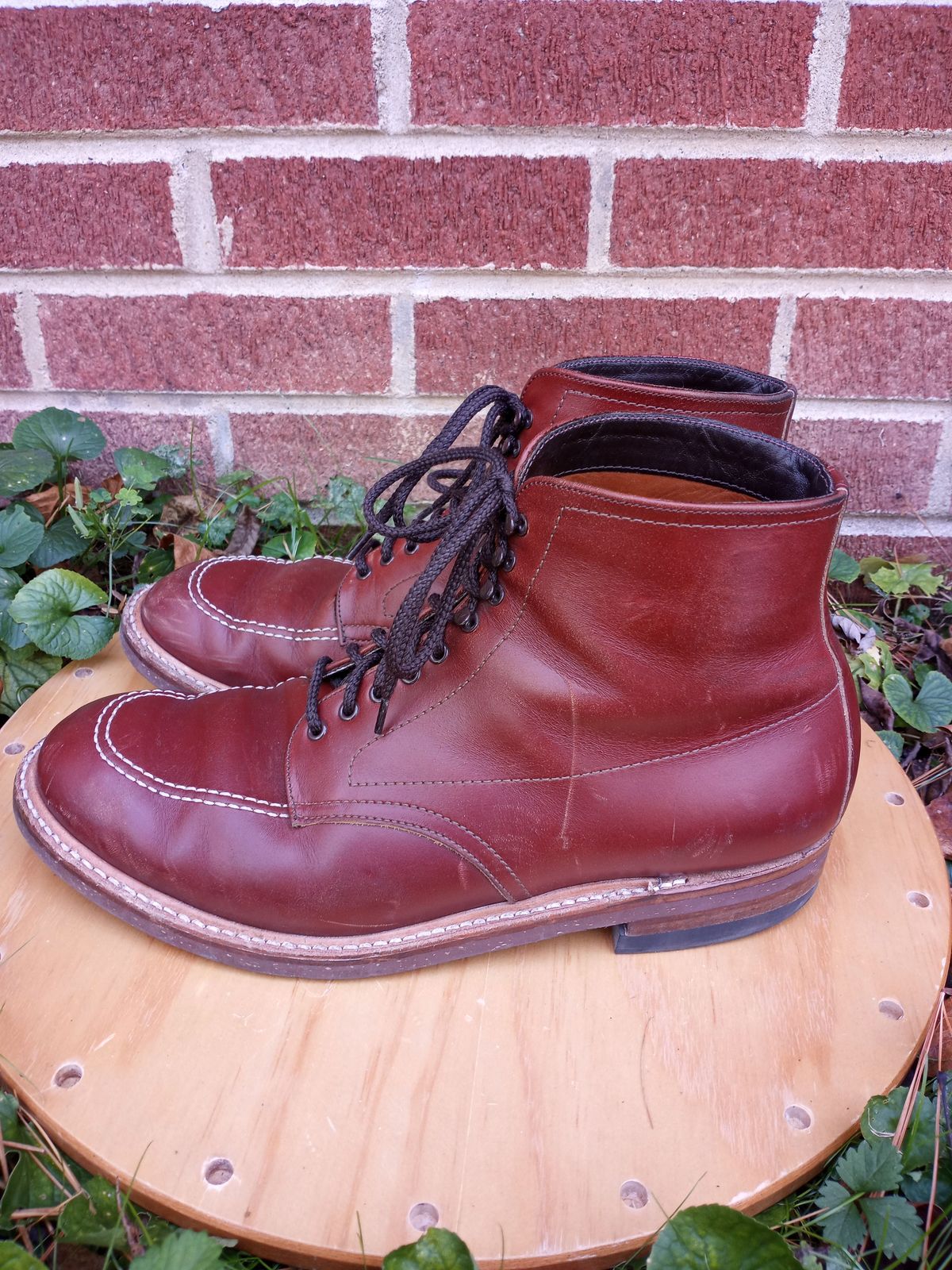 Photo by patinathunderdome on November 3, 2021 of the Alden Indy Boot in Horween Mahogany Legacy.