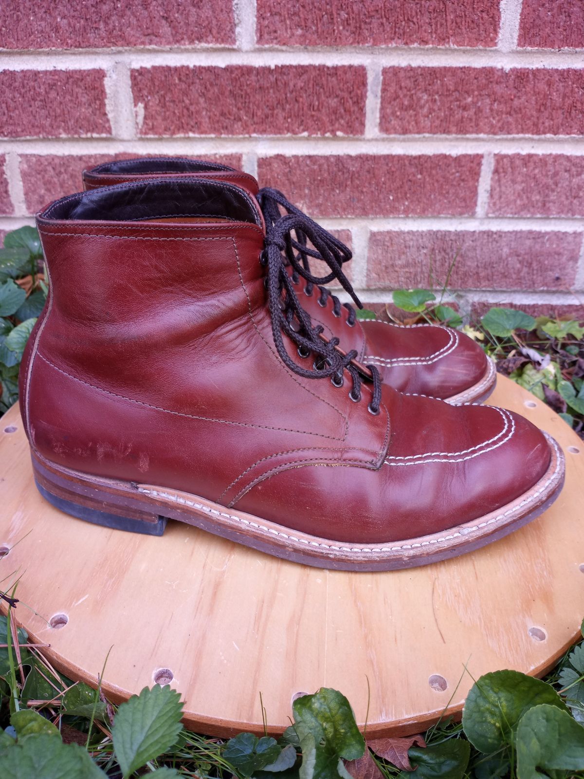 Photo by patinathunderdome on November 3, 2021 of the Alden Indy Boot in Horween Mahogany Legacy.