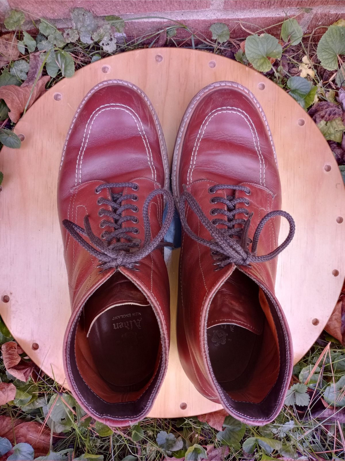 Photo by patinathunderdome on November 3, 2021 of the Alden Indy Boot in Horween Mahogany Legacy.