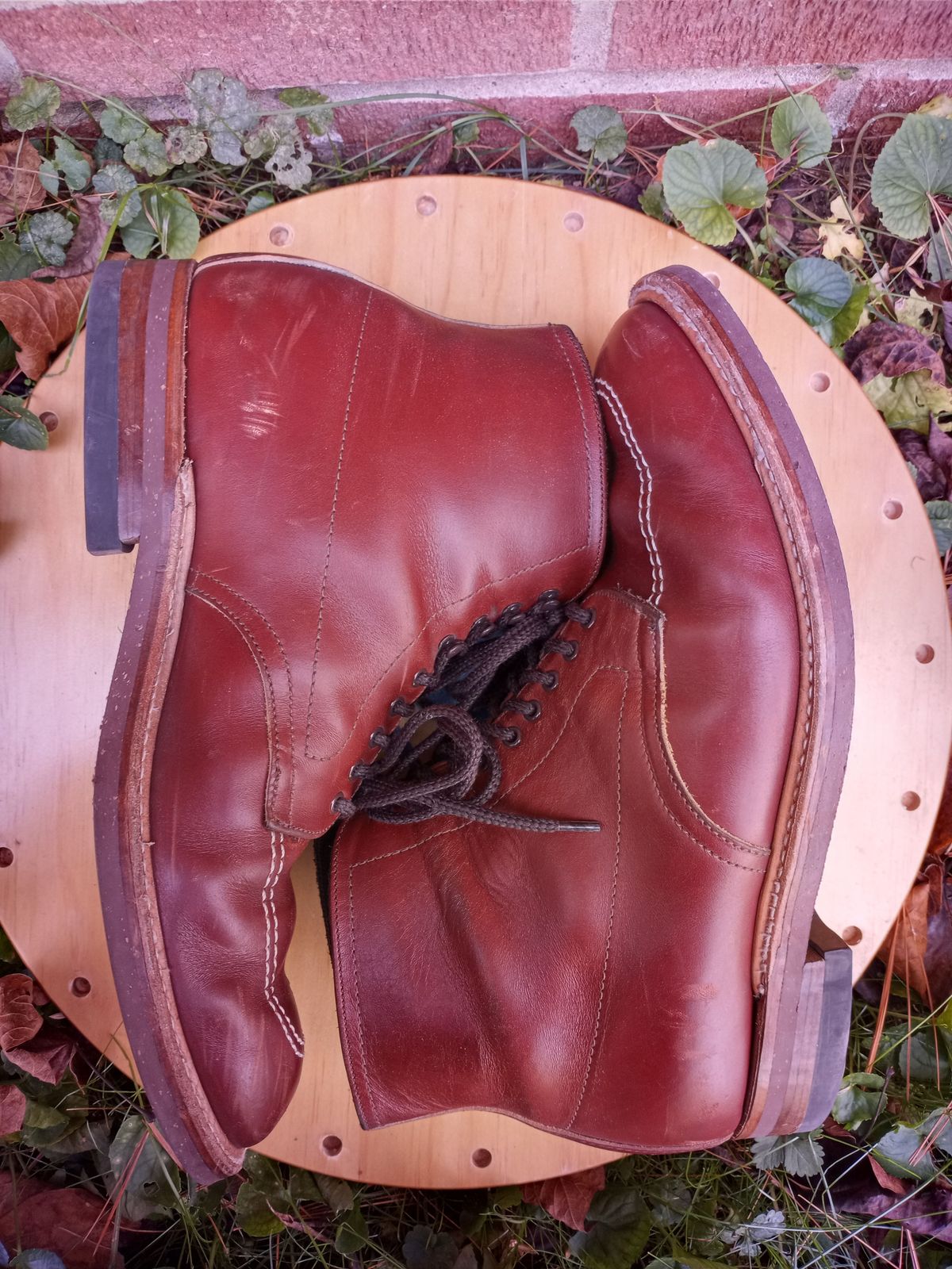 Photo by patinathunderdome on November 3, 2021 of the Alden Indy Boot in Horween Mahogany Legacy.