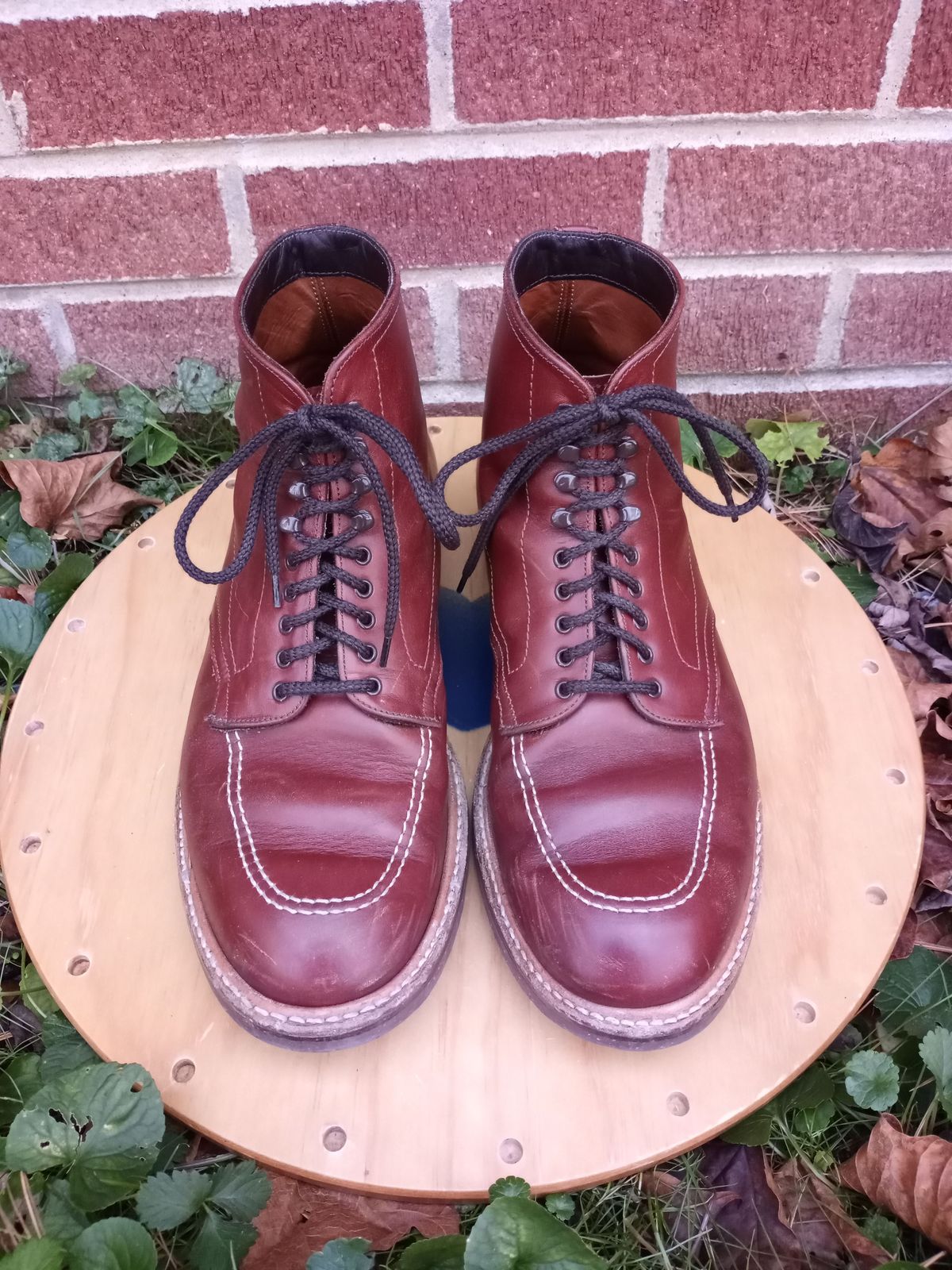 Photo by patinathunderdome on November 3, 2021 of the Alden Indy Boot in Horween Mahogany Legacy.