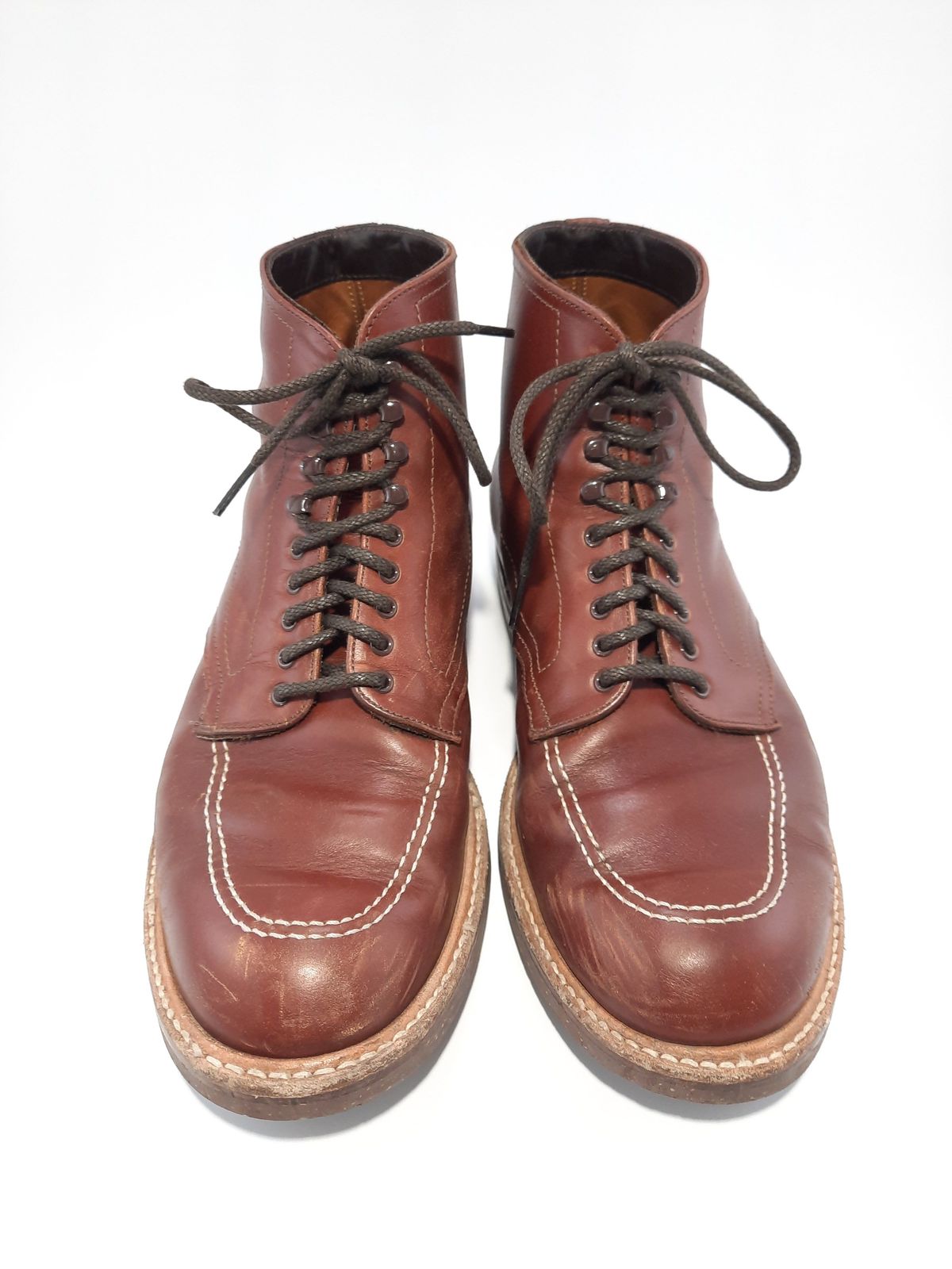Photo by patinathunderdome on December 3, 2021 of the Alden Indy Boot in Horween Mahogany Legacy.