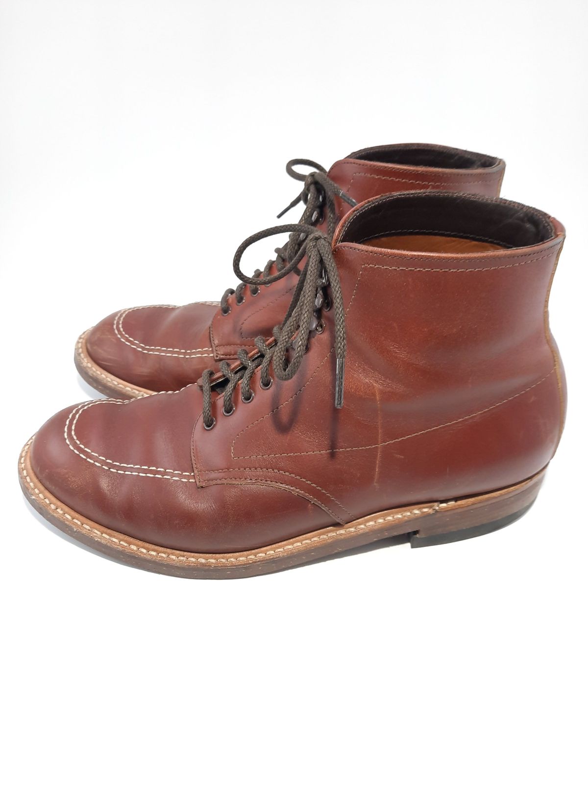 Photo by patinathunderdome on December 3, 2021 of the Alden Indy Boot in Horween Mahogany Legacy.