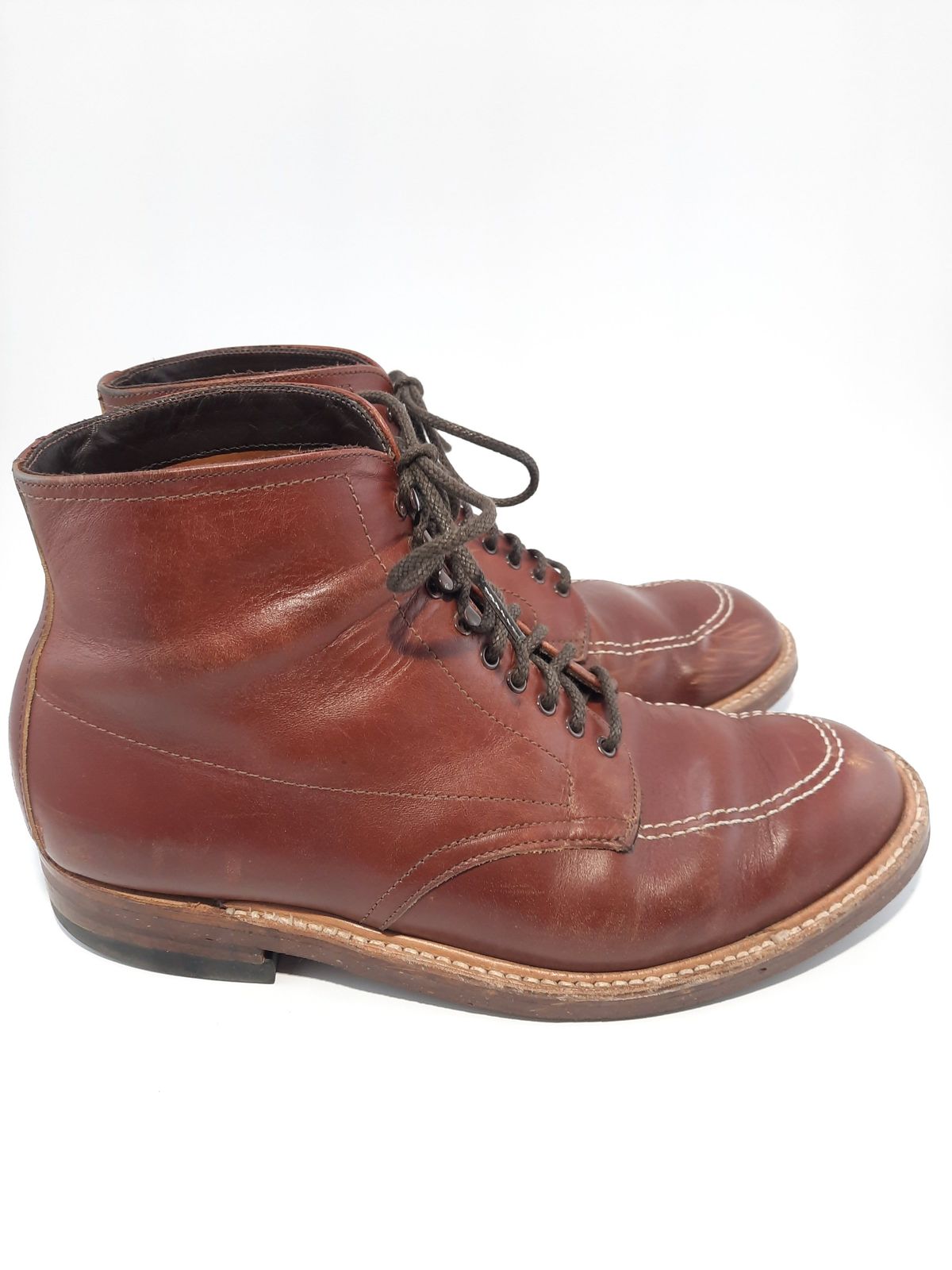 Photo by patinathunderdome on December 3, 2021 of the Alden Indy Boot in Horween Mahogany Legacy.