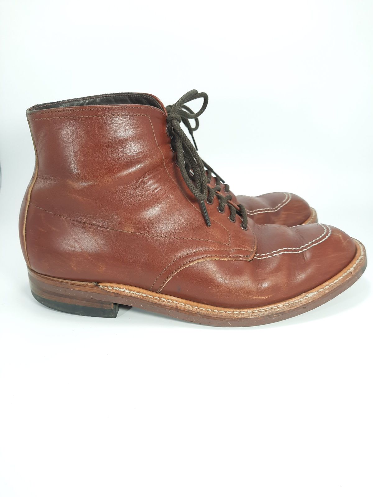 Photo by patinathunderdome on January 4, 2022 of the Alden Indy Boot in Horween Mahogany Legacy.