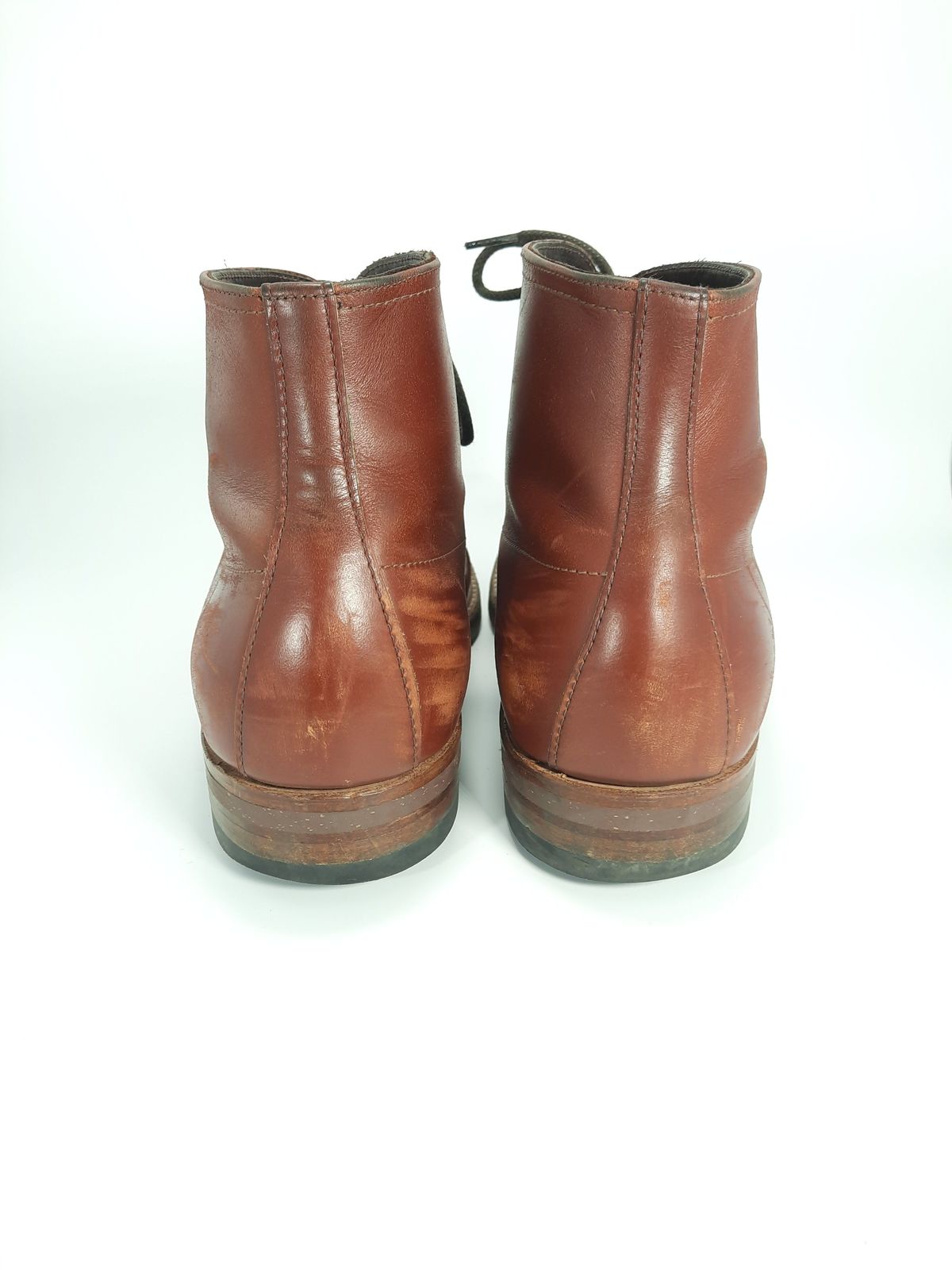 Photo by patinathunderdome on January 4, 2022 of the Alden Indy Boot in Horween Mahogany Legacy.