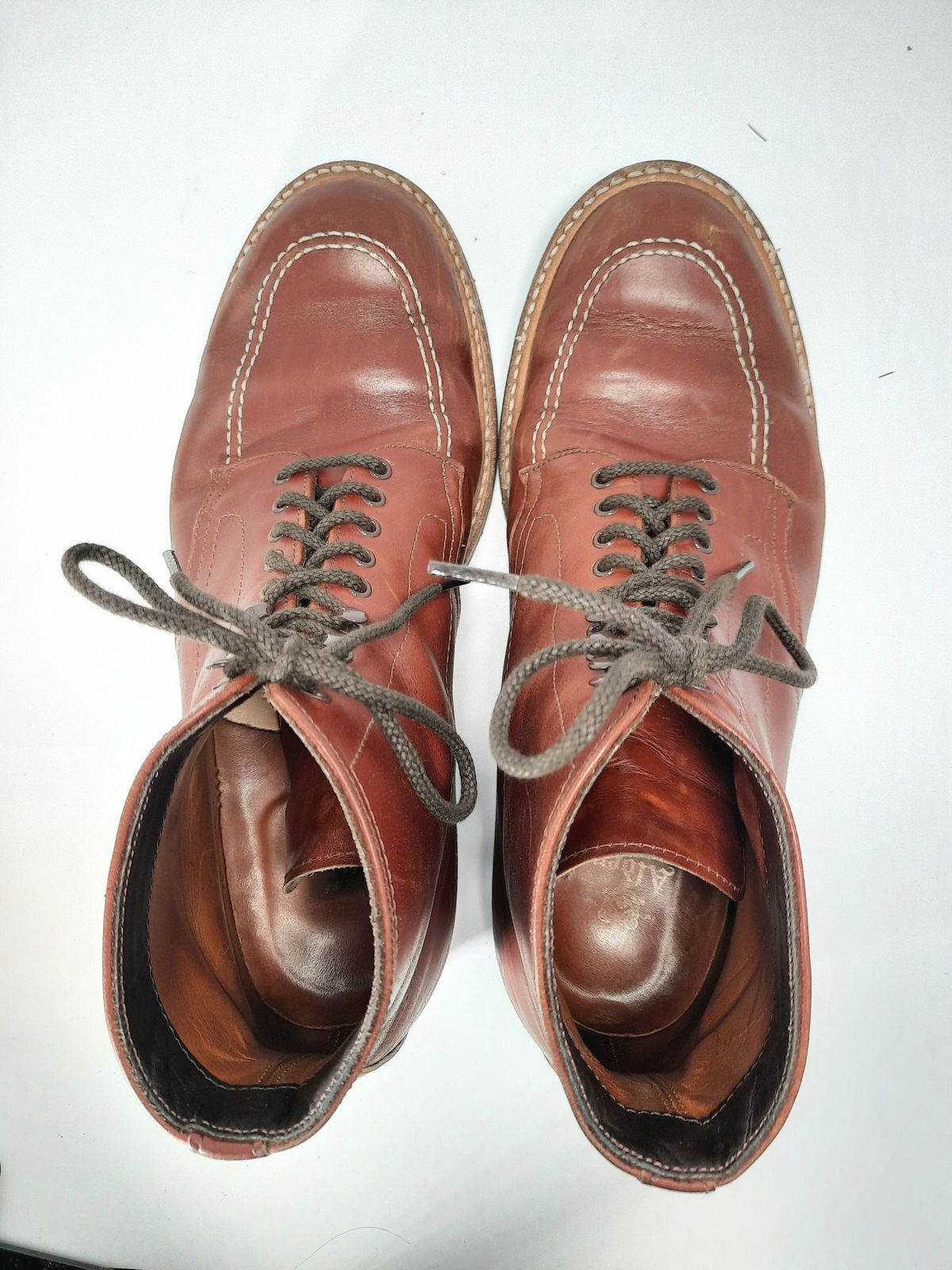 Photo by patinathunderdome on January 4, 2022 of the Alden Indy Boot in Horween Mahogany Legacy.