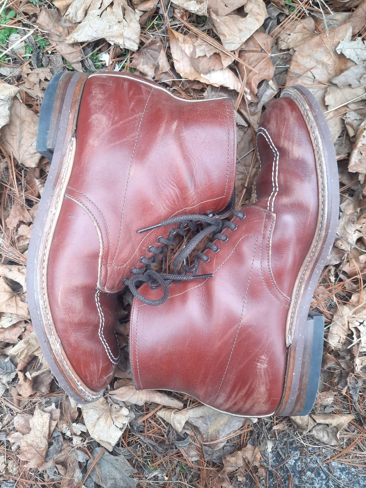 Photo by patinathunderdome on February 2, 2022 of the Alden Indy Boot in Horween Mahogany Legacy.