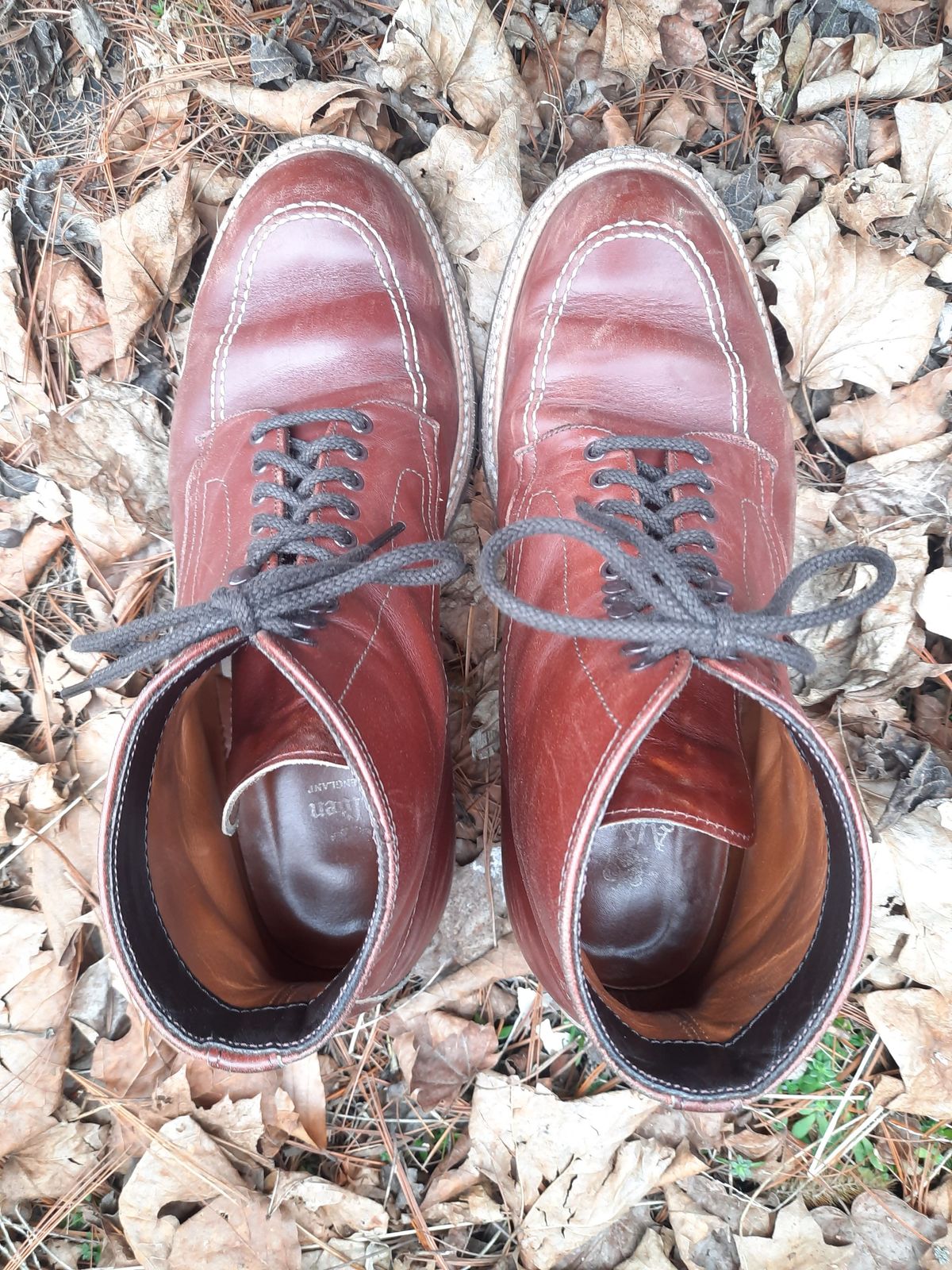 Photo by patinathunderdome on February 2, 2022 of the Alden Indy Boot in Horween Mahogany Legacy.
