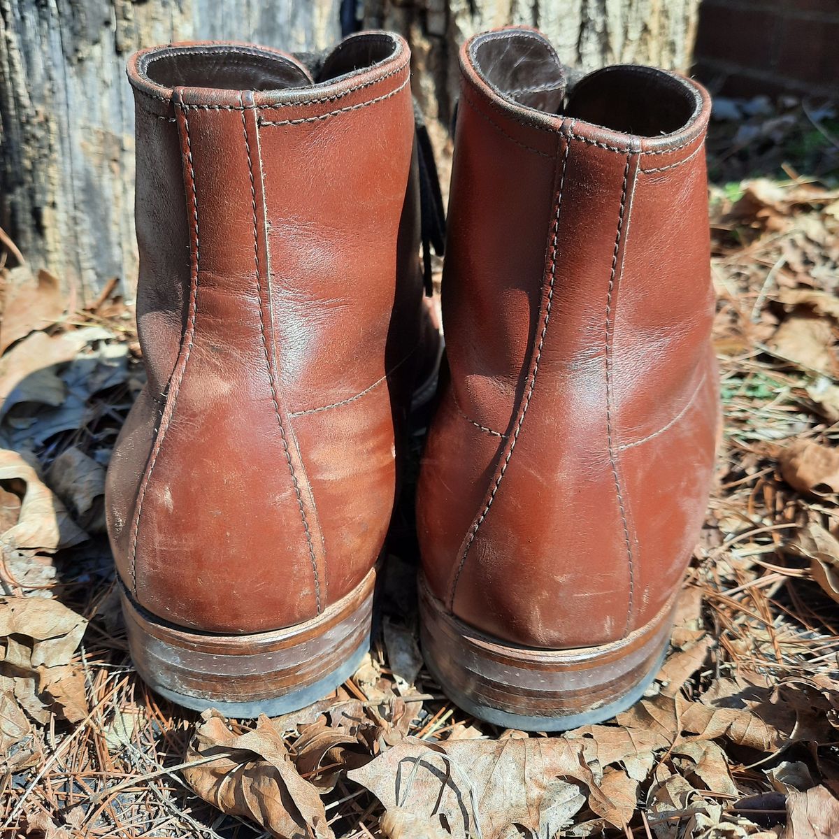 Photo by patinathunderdome on March 5, 2022 of the Alden Indy Boot in Horween Mahogany Legacy.