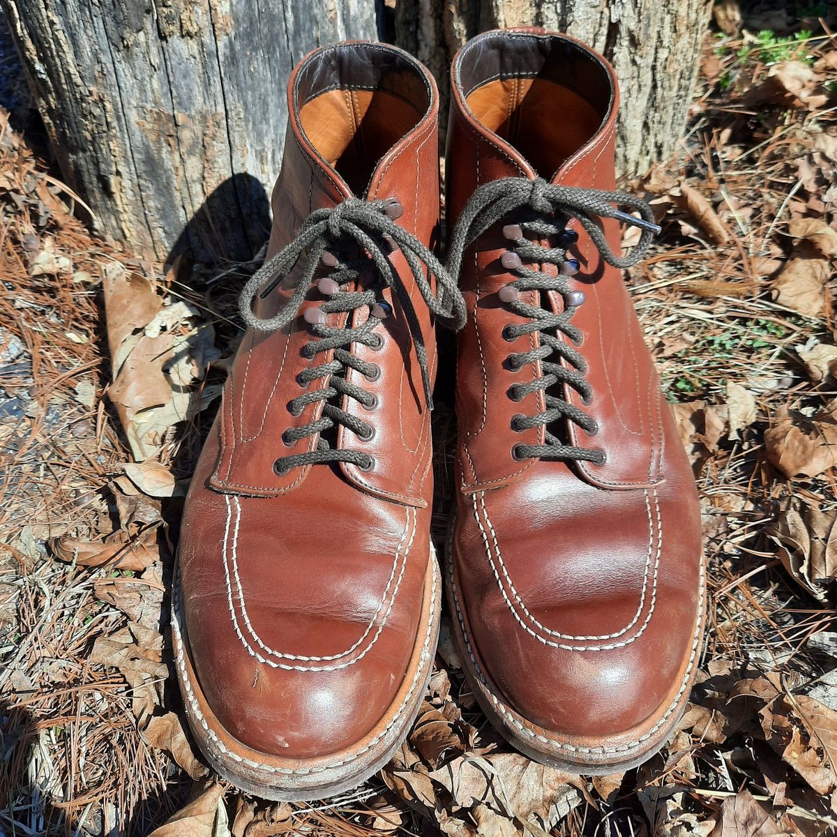 Photo by patinathunderdome on March 5, 2022 of the Alden Indy Boot in Horween Mahogany Legacy.