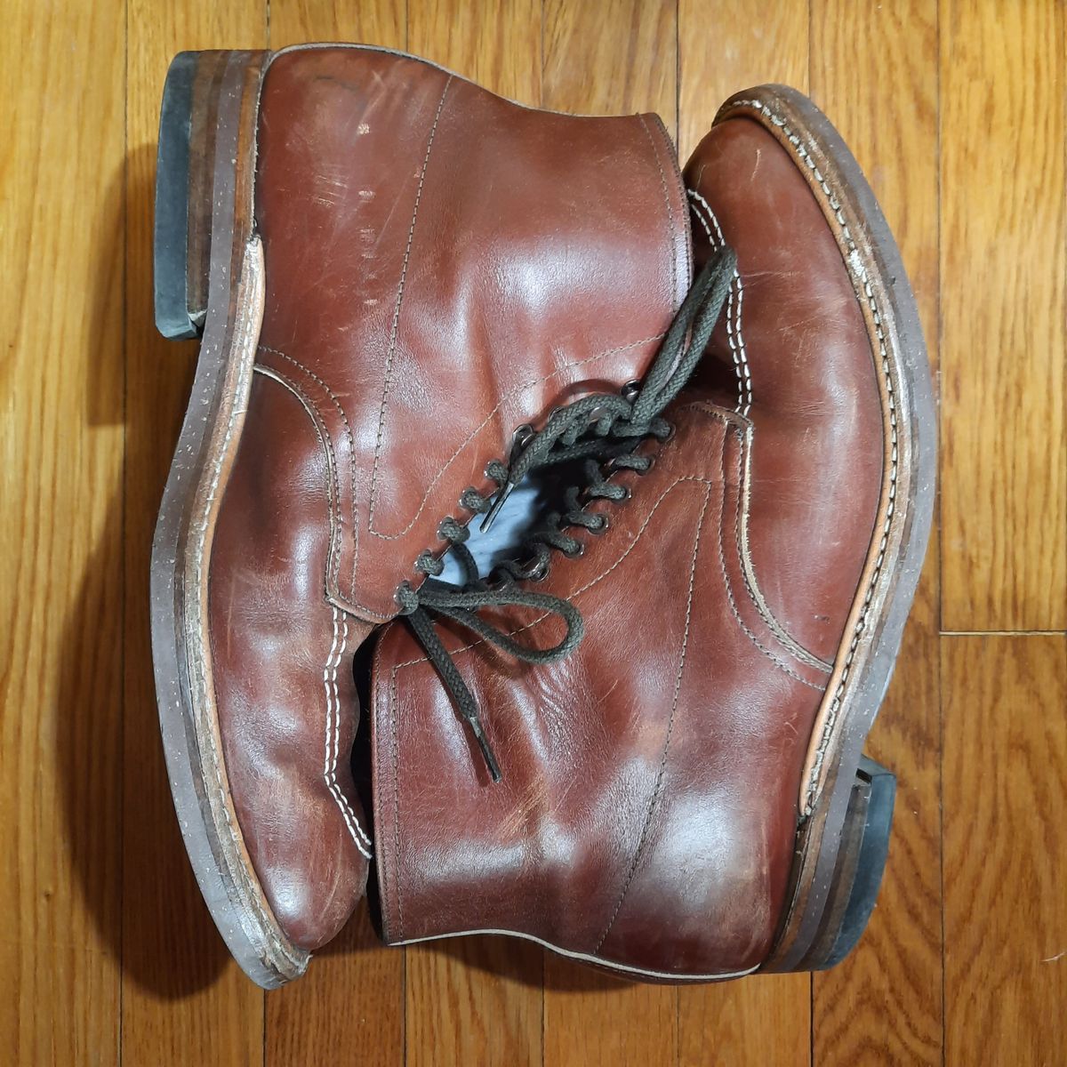 Photo by patinathunderdome on April 5, 2022 of the Alden Indy Boot in Horween Mahogany Legacy.