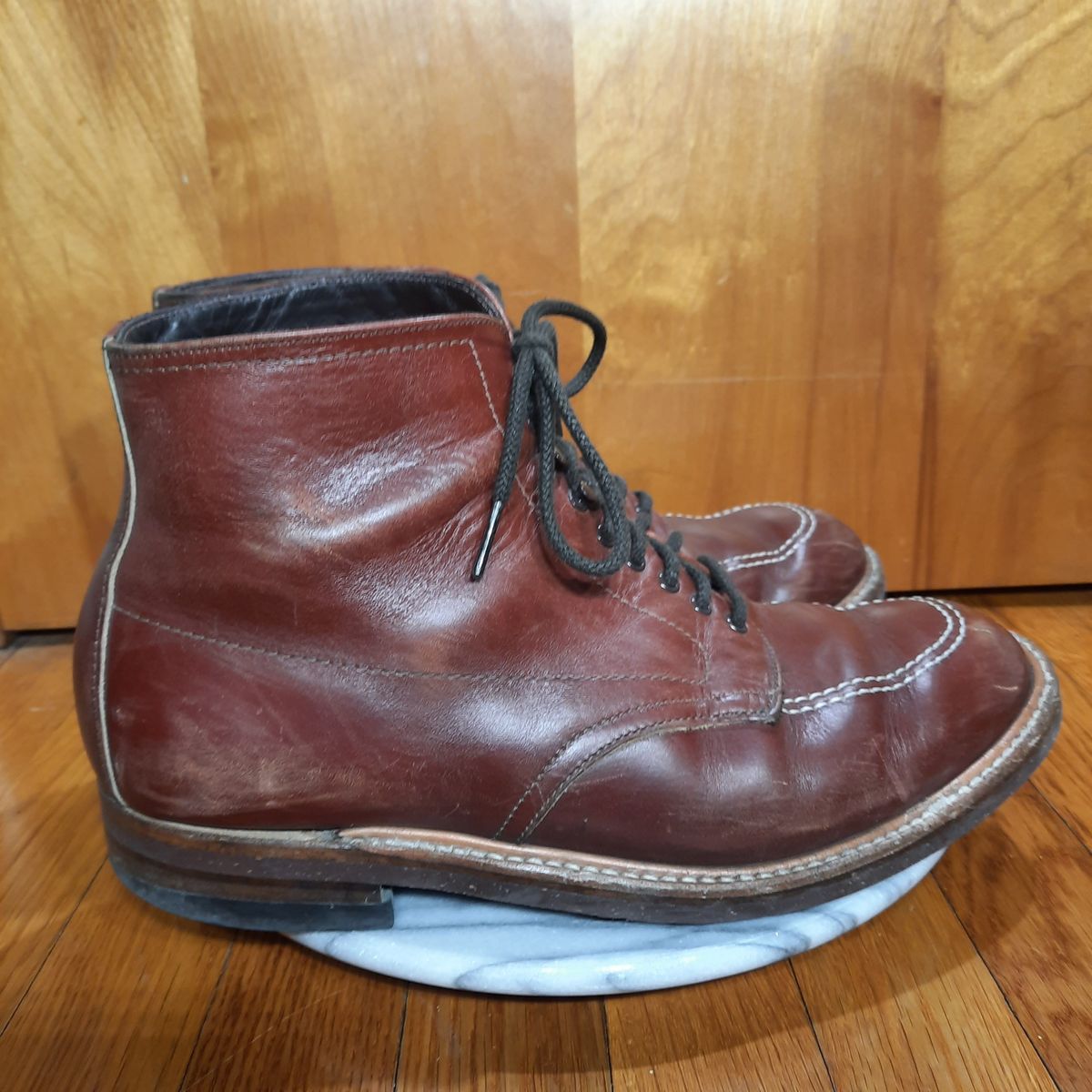 Photo by patinathunderdome on April 5, 2022 of the Alden Indy Boot in Horween Mahogany Legacy.