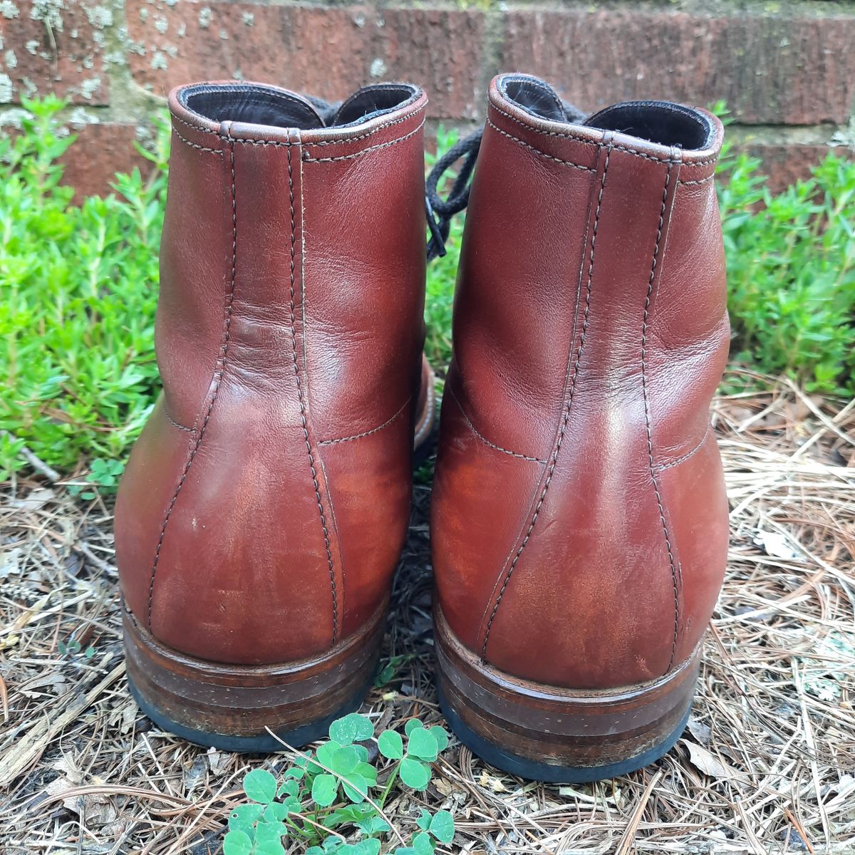 Photo by patinathunderdome on May 3, 2022 of the Alden Indy Boot in Horween Mahogany Legacy.