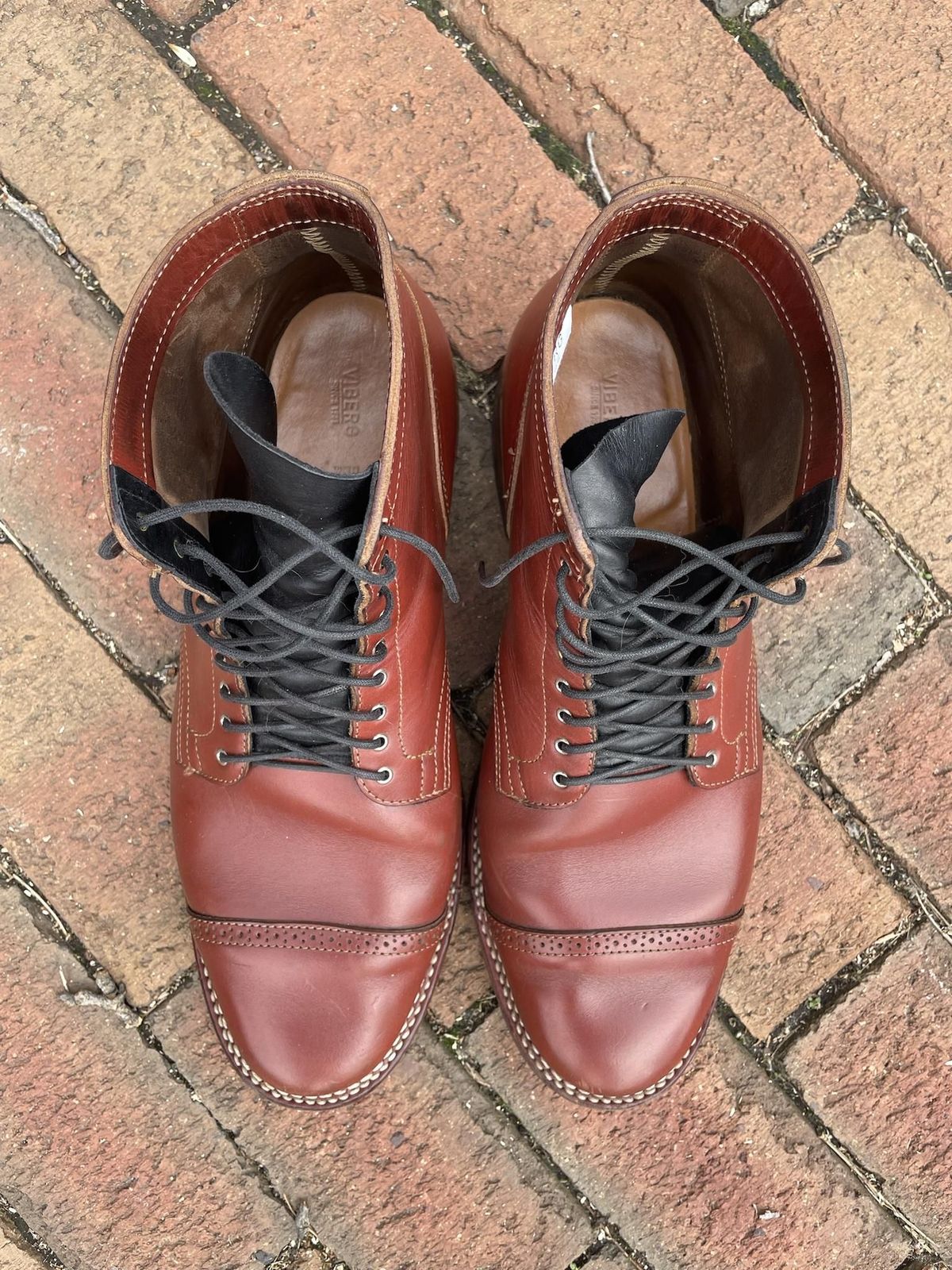 Photo by patinathunderdome on May 3, 2022 of the Viberg Service Boot in Horween Color 4 Workshoe Butt.