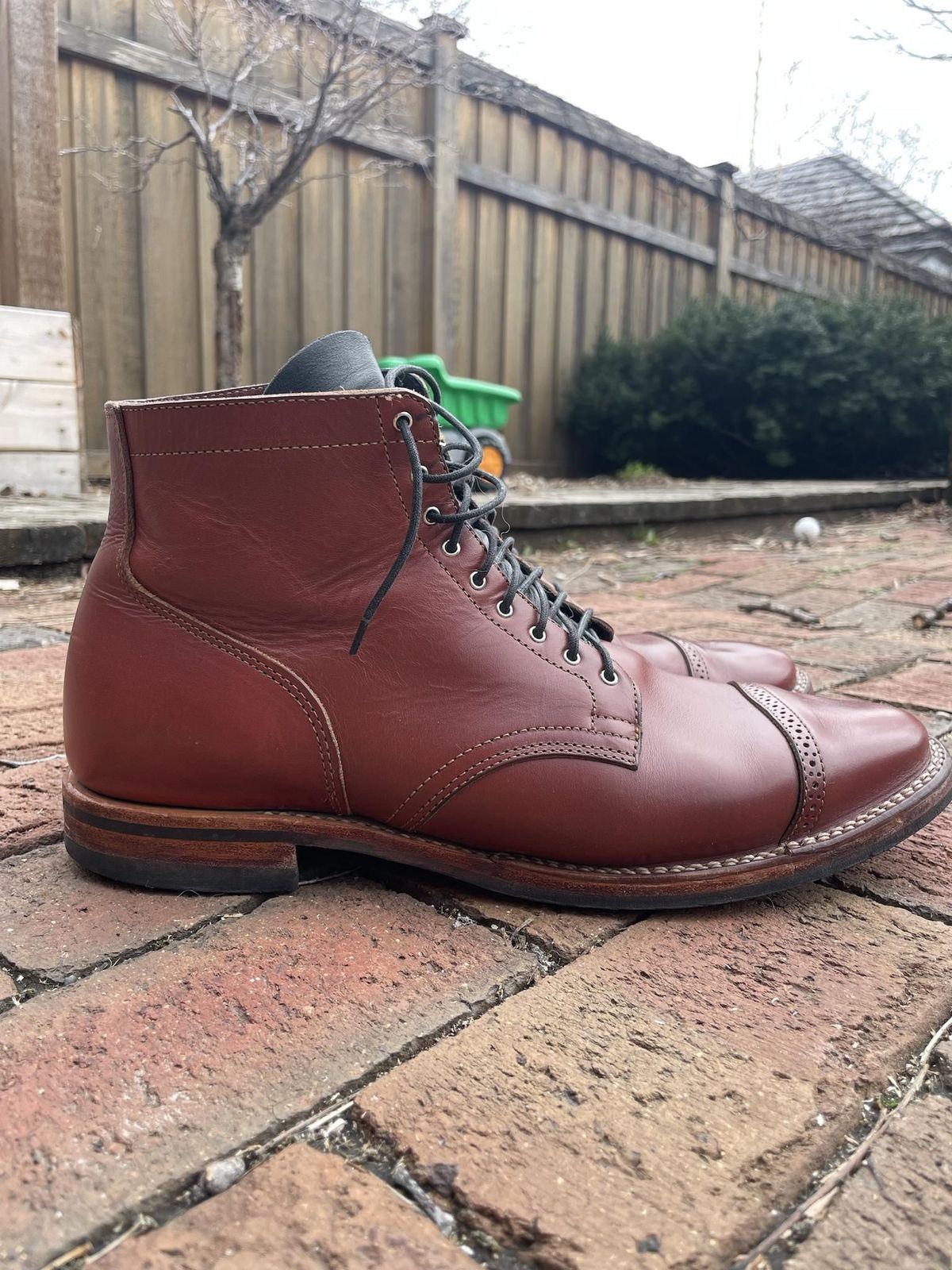 Photo by patinathunderdome on May 3, 2022 of the Viberg Service Boot in Horween Color 4 Workshoe Butt.