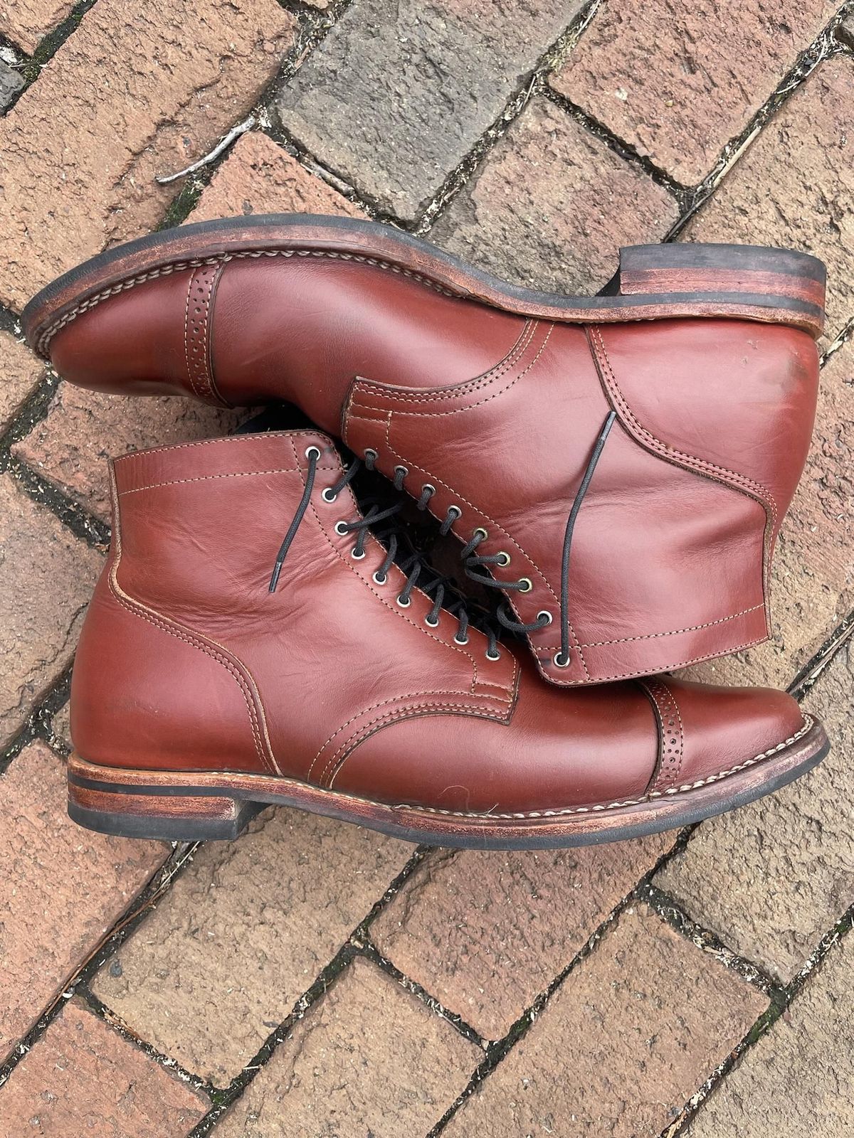 Photo by patinathunderdome on May 3, 2022 of the Viberg Service Boot in Horween Color 4 Workshoe Butt.