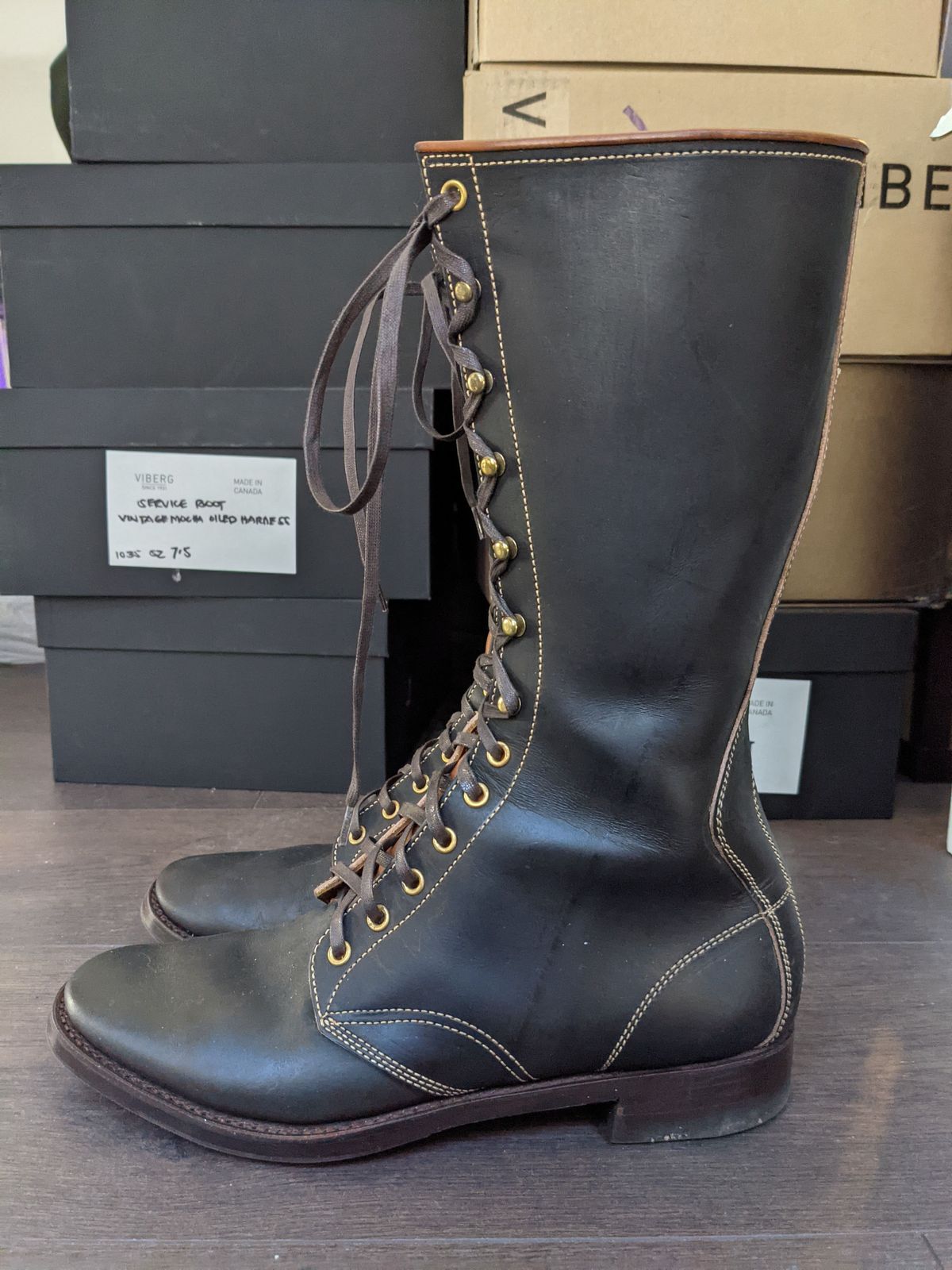 Photo by patinathunderdome on October 1, 2021 of the Clinch Hi-Liner in Wickett & Craig Black-Overdyed Latigo.