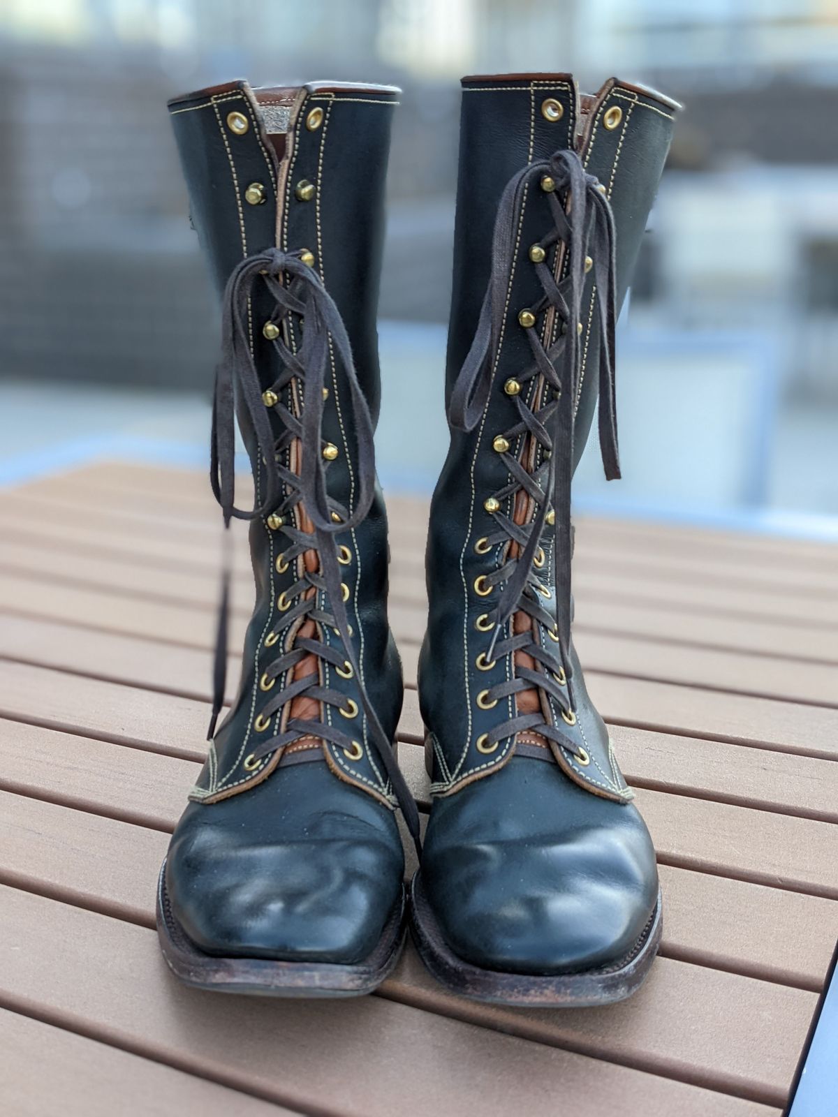 Photo by patinathunderdome on February 5, 2022 of the Clinch Hi-Liner in Wickett & Craig Black-Overdyed Latigo.