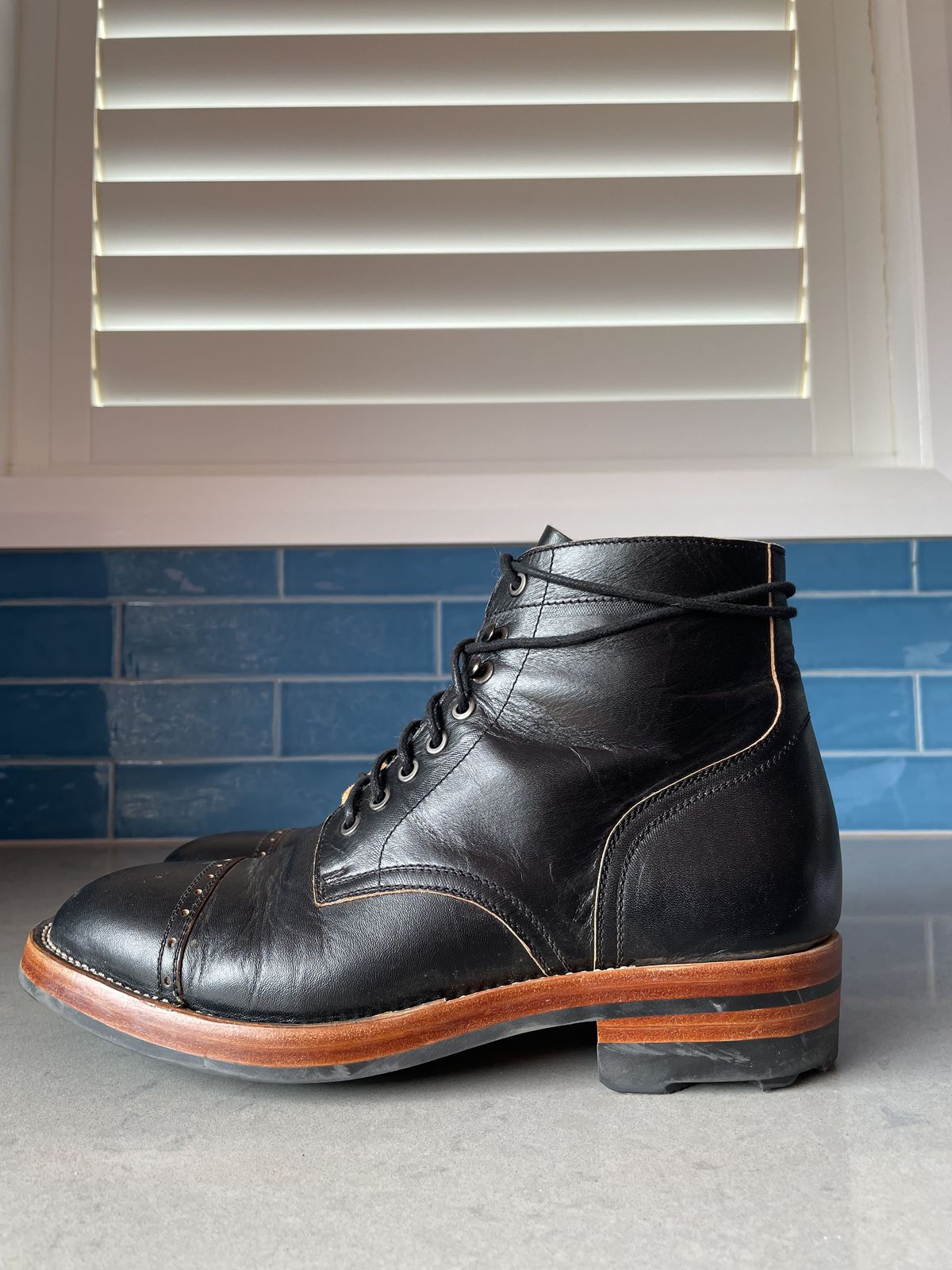 Photo by patinathunderdome on December 5, 2021 of the Benzein The Catcher in Shinki Black Latigo Teacore Horsehide.