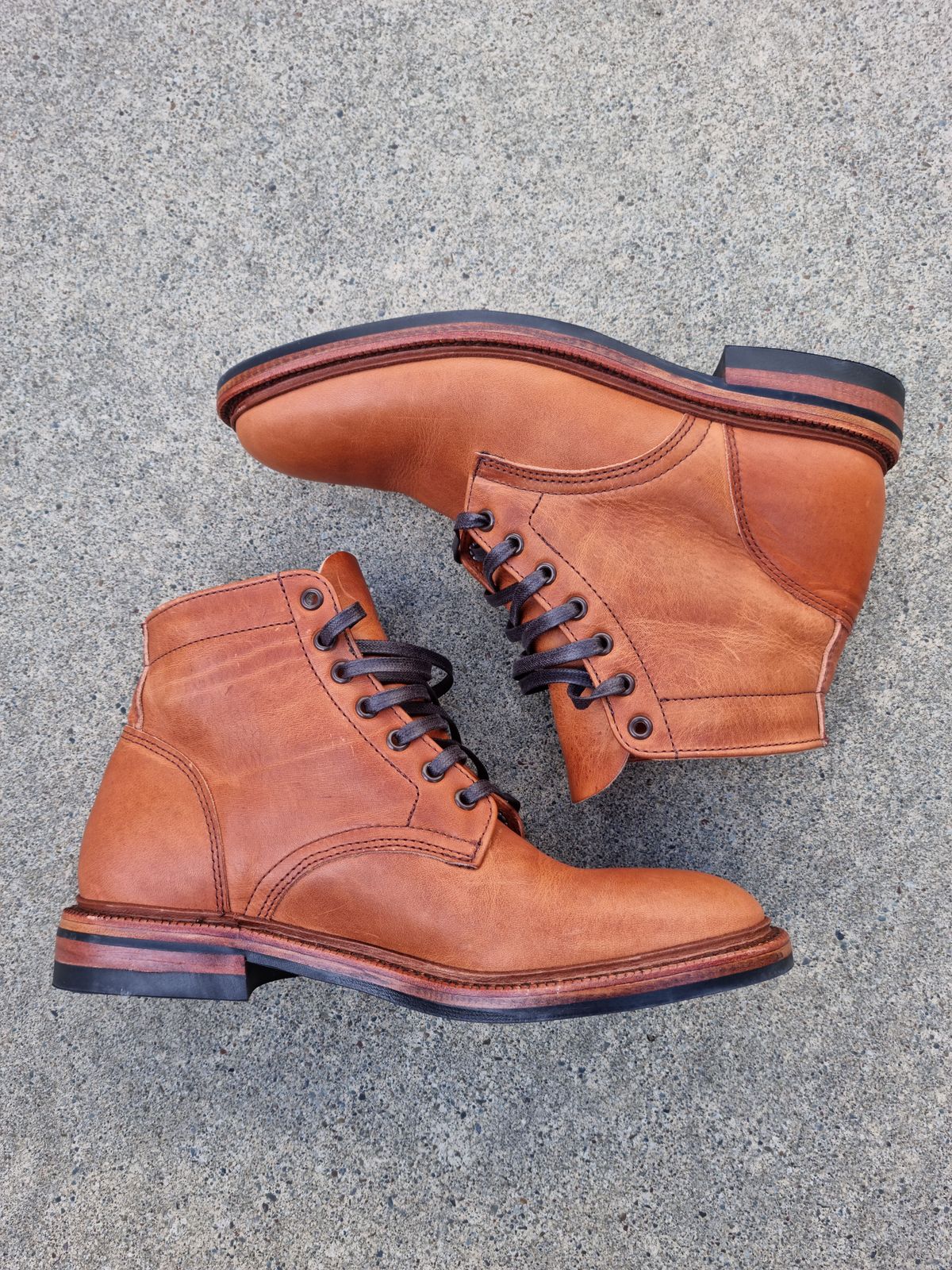Photo by patinathunderdome on October 2, 2021 of the Parkhurst The Allen in Horween Natural Dublin.