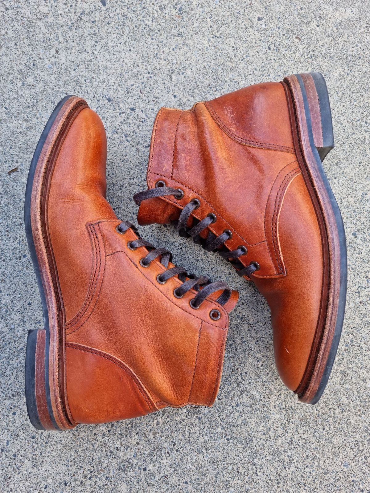 Photo by patinathunderdome on February 2, 2022 of the Parkhurst The Allen in Horween Natural Dublin.