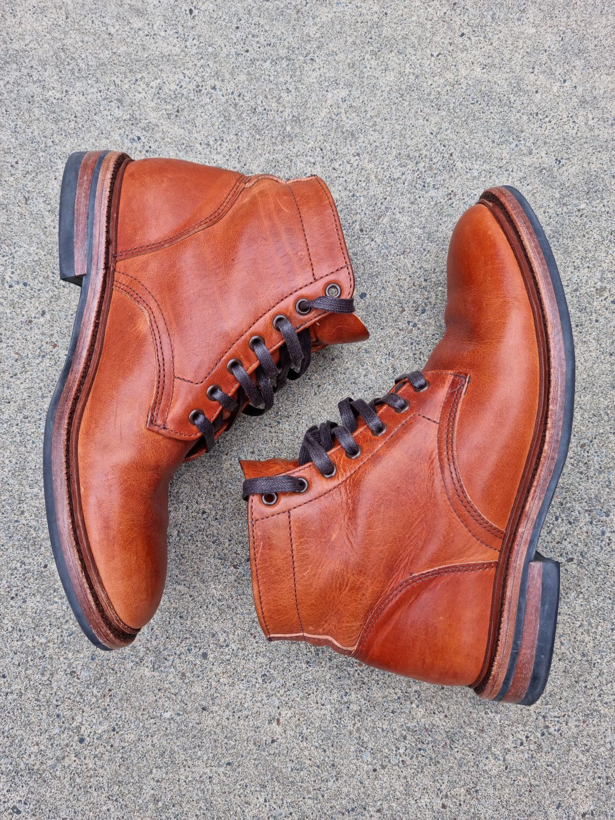 Photo by patinathunderdome on March 2, 2022 of the Parkhurst The Allen in Horween Natural Dublin.