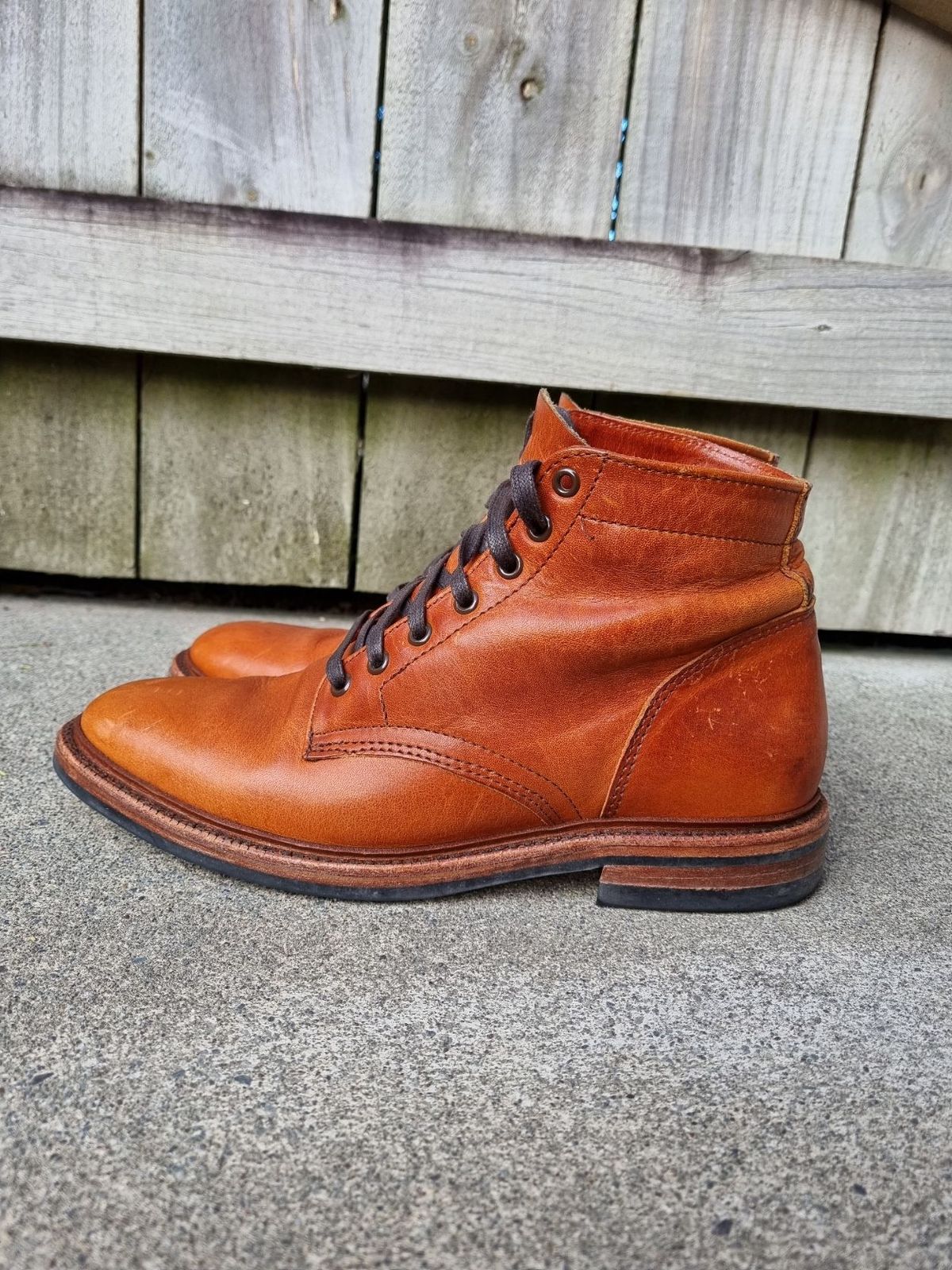 Photo by patinathunderdome on April 1, 2022 of the Parkhurst The Allen in Horween Natural Dublin.