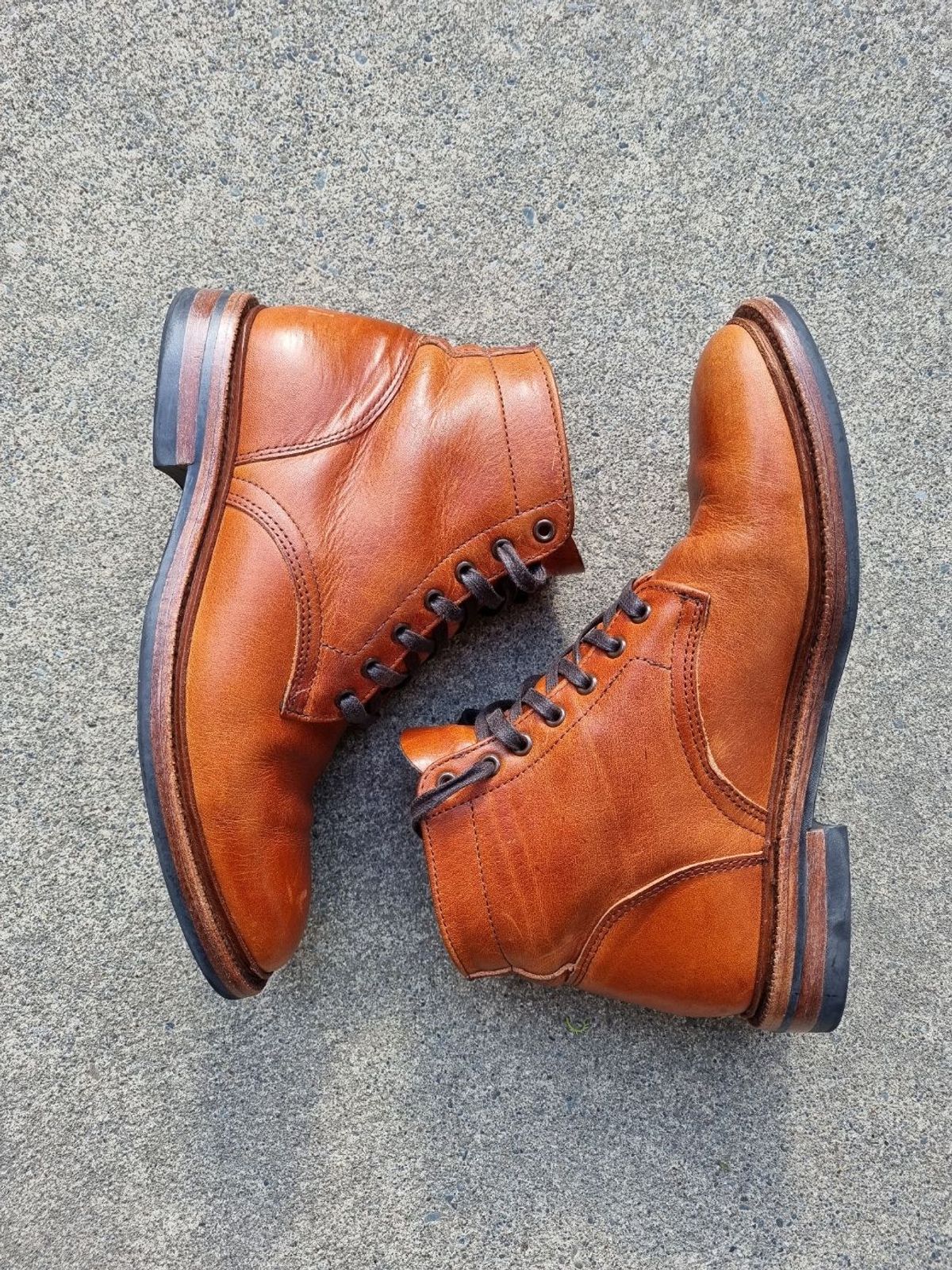 Photo by patinathunderdome on April 1, 2022 of the Parkhurst The Allen in Horween Natural Dublin.