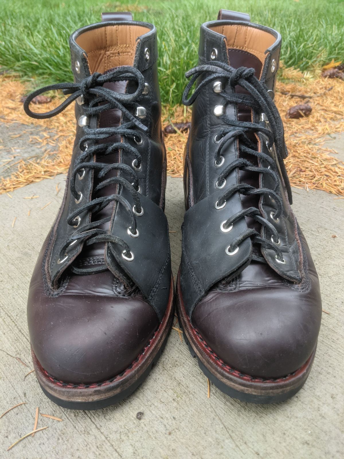 Photo by patinathunderdome on November 3, 2021 of the Txture Sanity Boots in Indonesian Red Wine Pull Up.