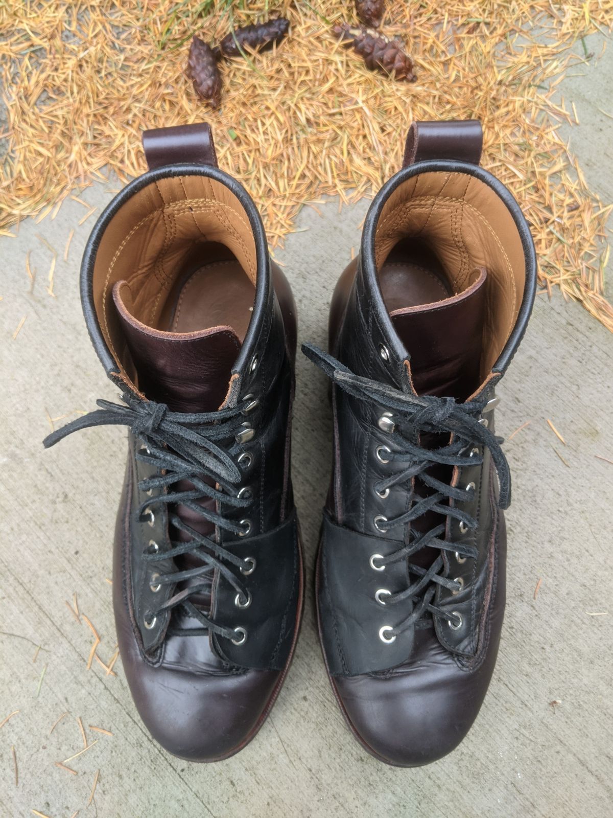 Photo by patinathunderdome on November 3, 2021 of the Txture Sanity Boots in Indonesian Red Wine Pull Up.