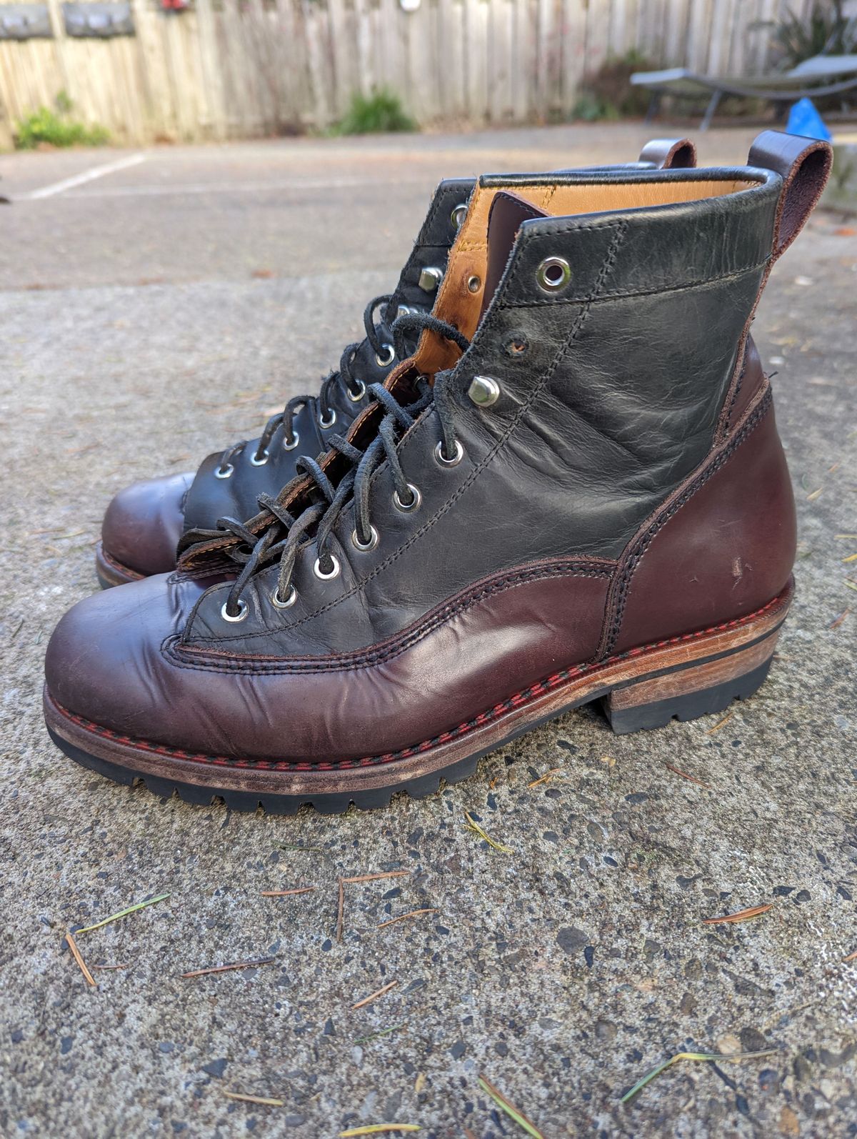 Photo by patinathunderdome on December 6, 2021 of the Txture Sanity Boots in Indonesian Red Wine Pull Up.