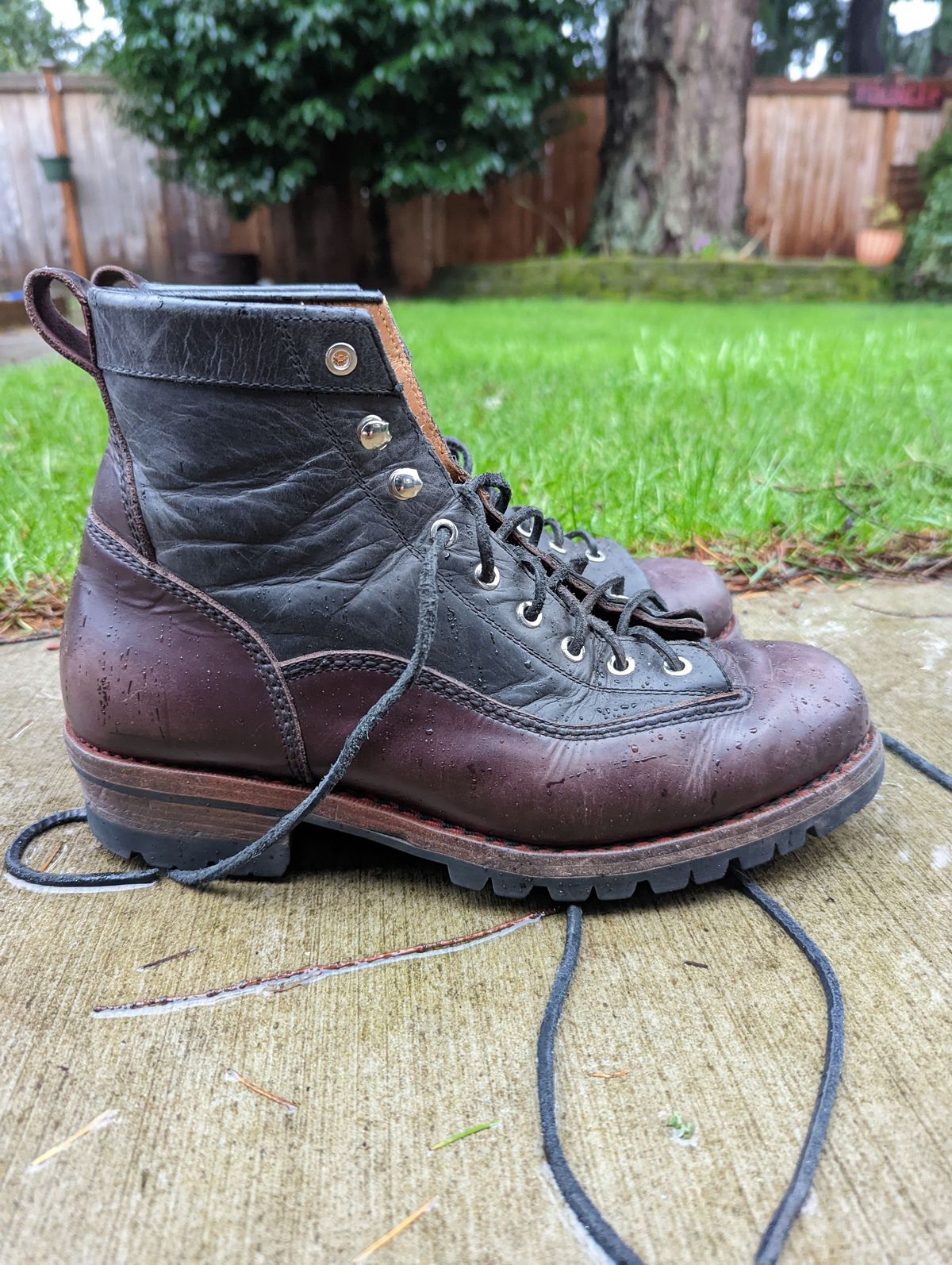 Photo by patinathunderdome on January 6, 2022 of the Txture Sanity Boots in Indonesian Red Wine Pull Up.