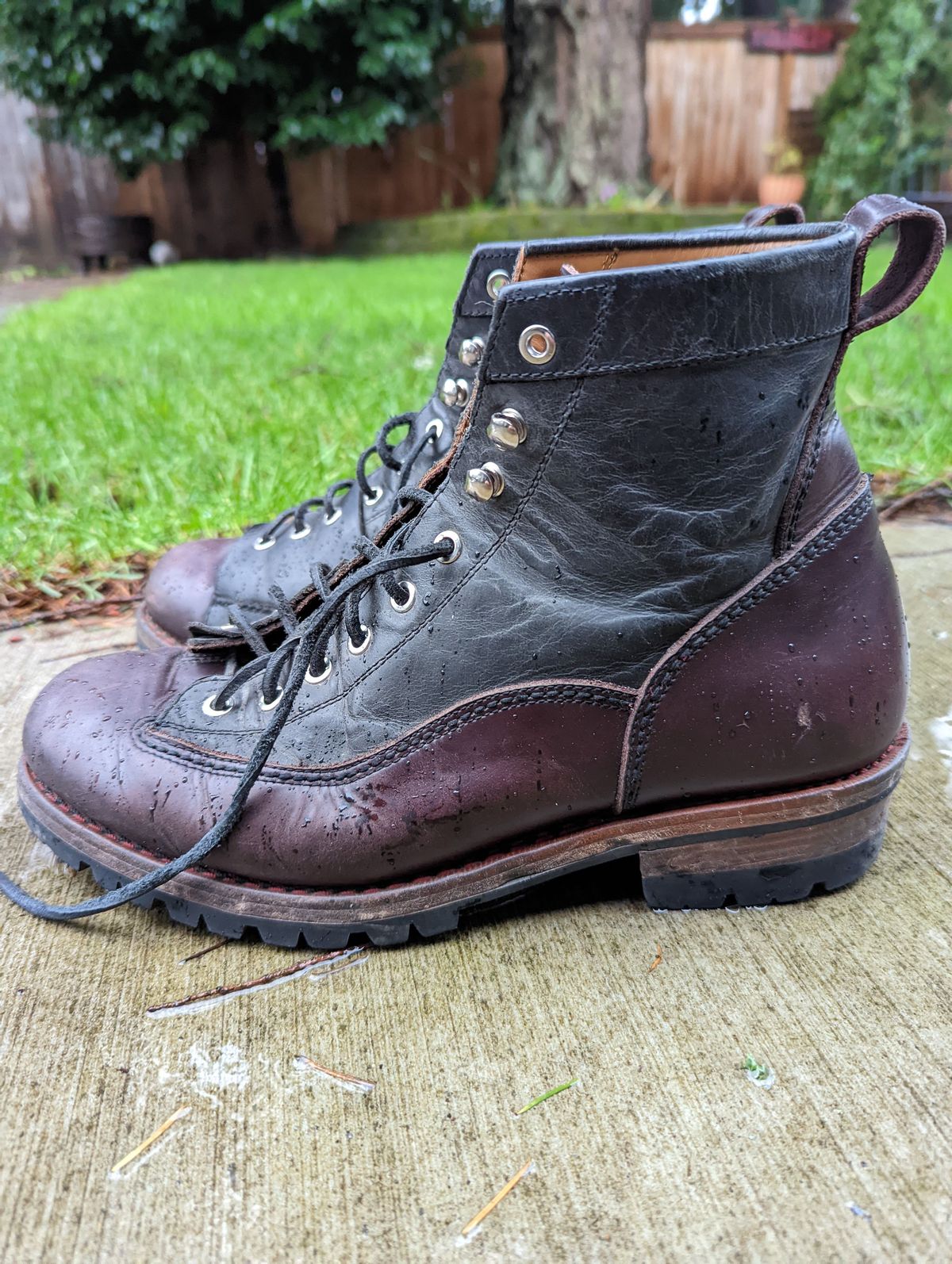 Photo by patinathunderdome on January 6, 2022 of the Txture Sanity Boots in Indonesian Red Wine Pull Up.