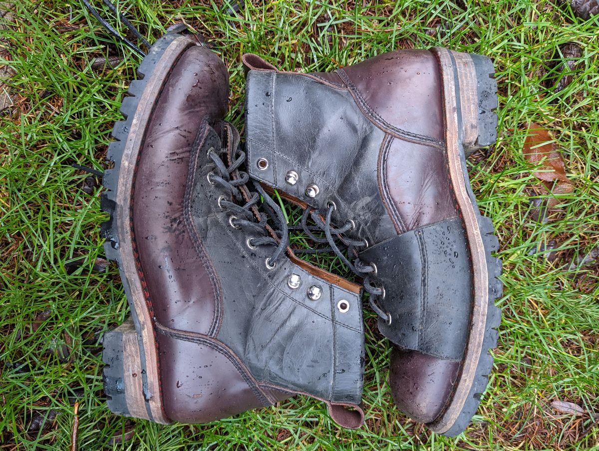 Photo by patinathunderdome on January 6, 2022 of the Txture Sanity Boots in Indonesian Red Wine Pull Up.