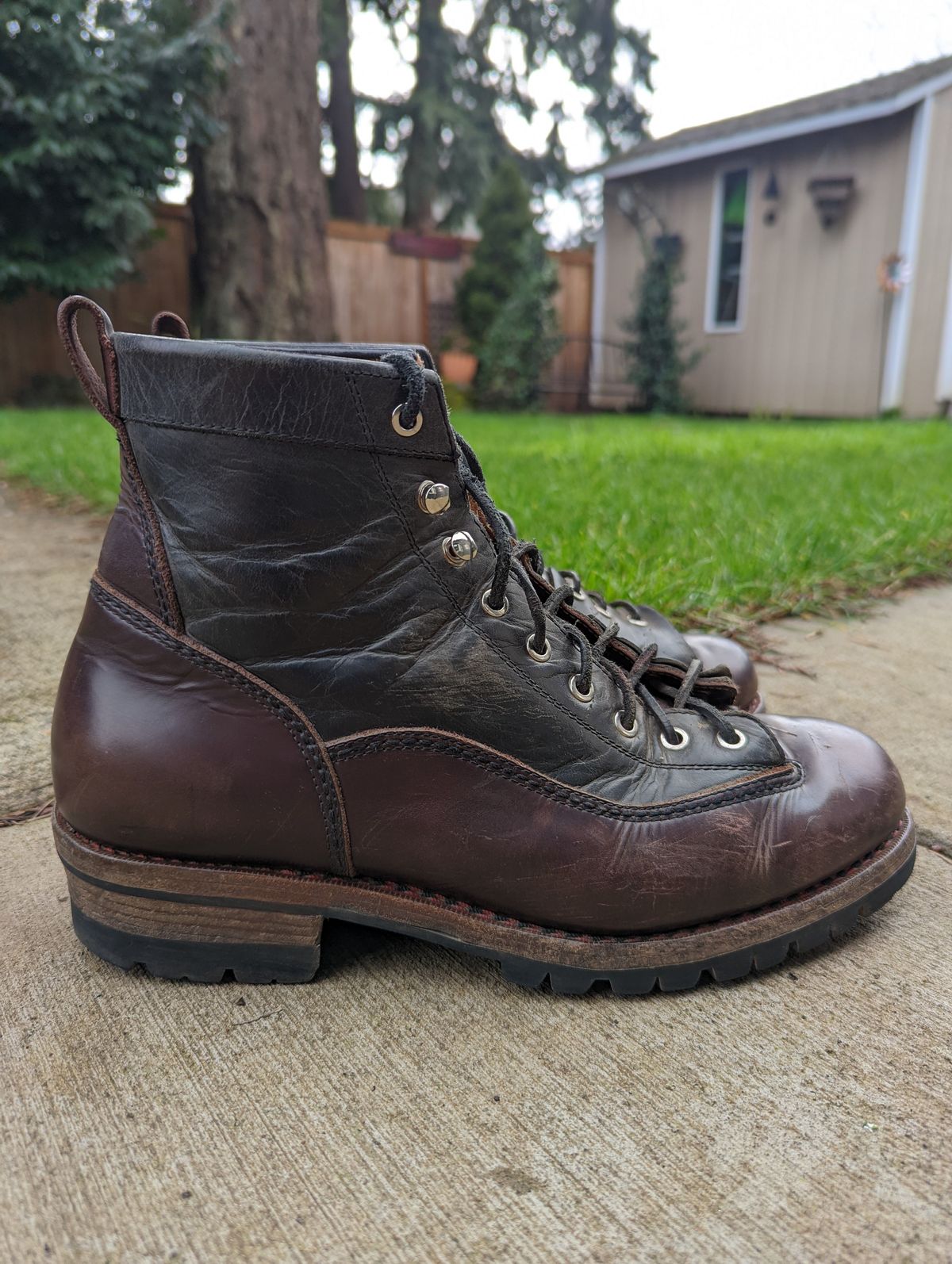 Photo by patinathunderdome on February 5, 2022 of the Txture Sanity Boots in Indonesian Red Wine Pull Up.