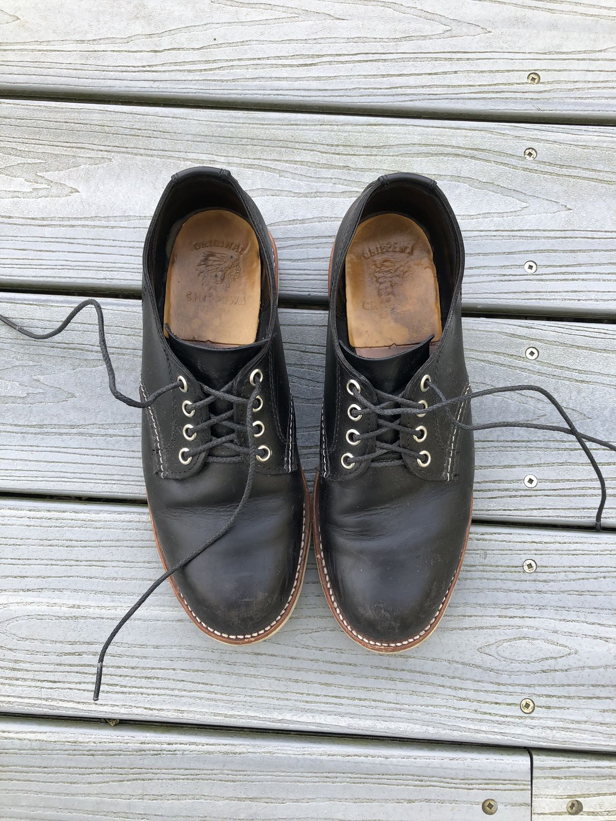 Photo by patinathunderdome on December 6, 2021 of the Chippewa Service Oxford Shoe in Black Whirlwind.