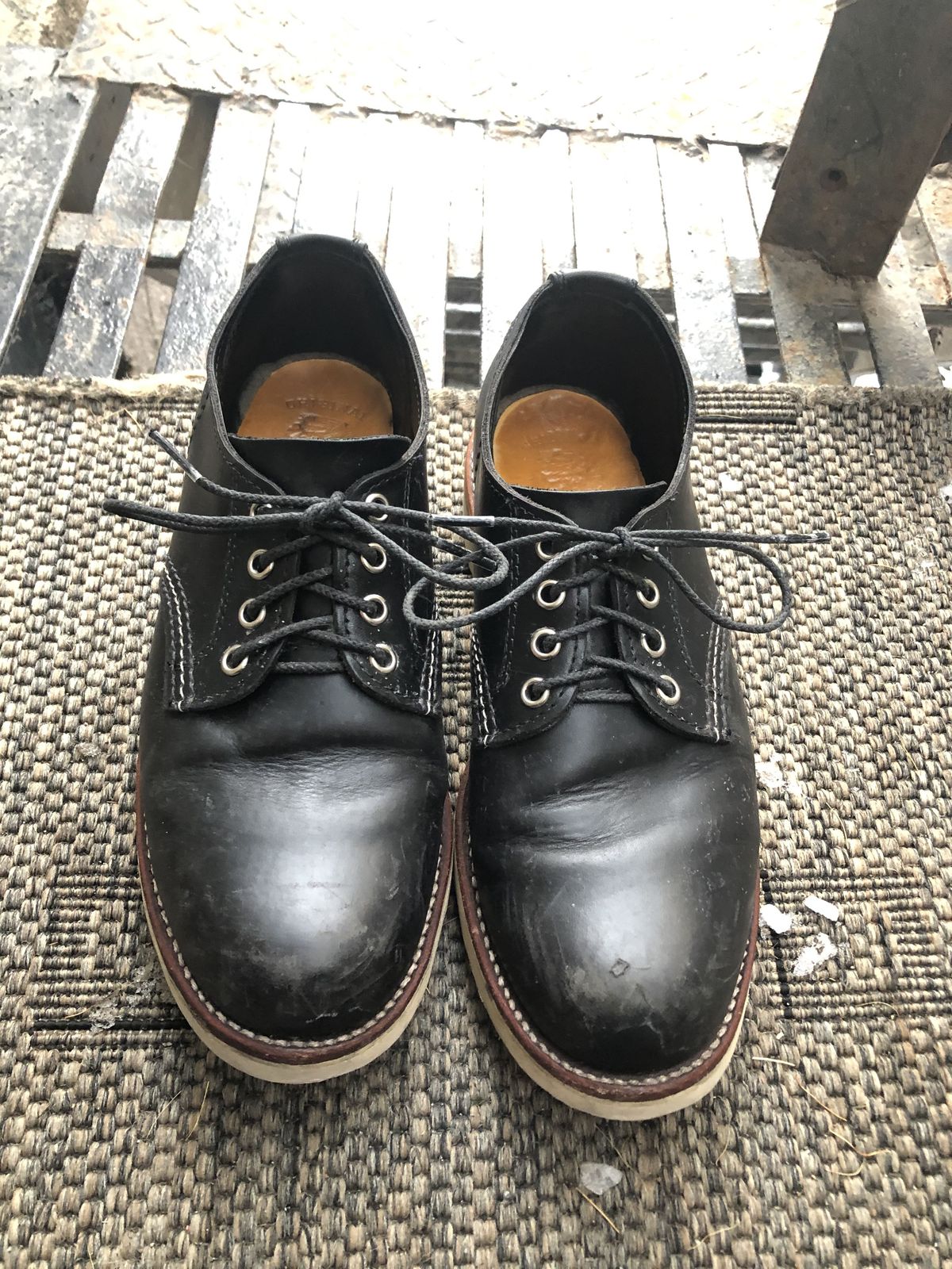 Photo by patinathunderdome on January 5, 2022 of the Chippewa Service Oxford Shoe in Black Whirlwind.