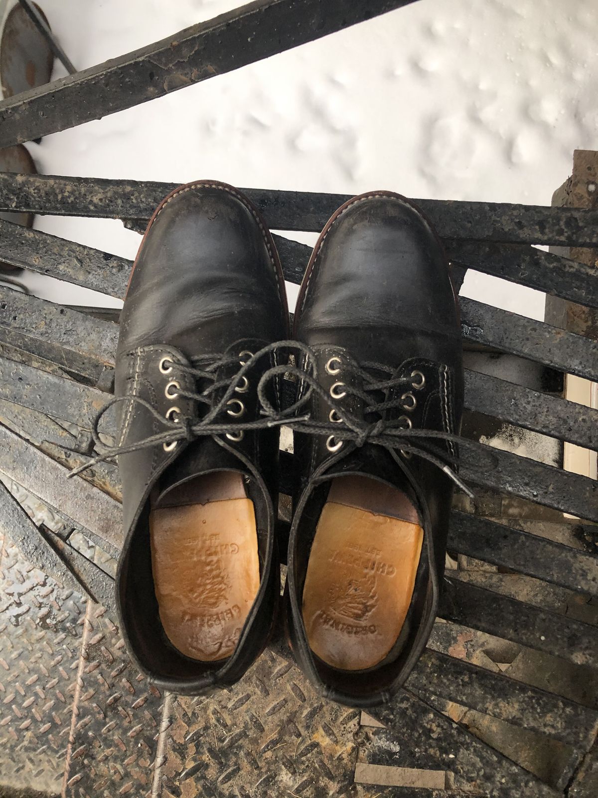 Photo by patinathunderdome on January 5, 2022 of the Chippewa Service Oxford Shoe in Black Whirlwind.