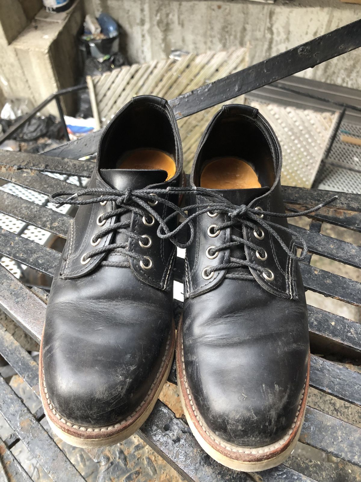 Photo by patinathunderdome on April 4, 2022 of the Chippewa Service Oxford Shoe in Black Whirlwind.