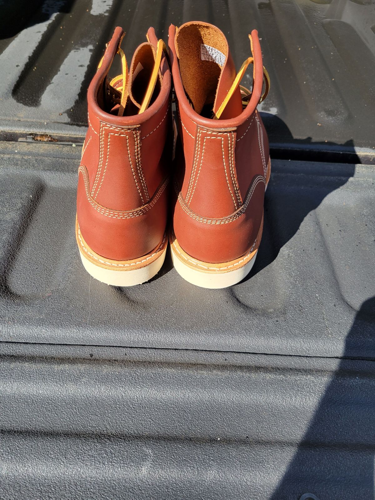 Photo by patinathunderdome on October 2, 2021 of the White's Perry in Seidel Red Dog Oil Tan.