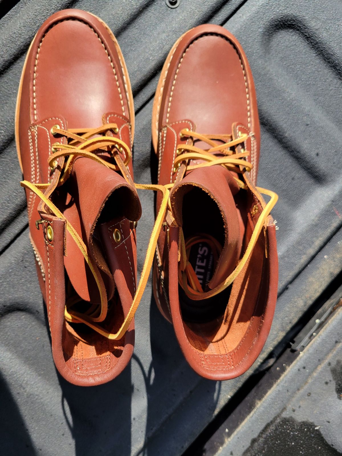 Photo by patinathunderdome on October 2, 2021 of the White's Perry in Seidel Red Dog Oil Tan.