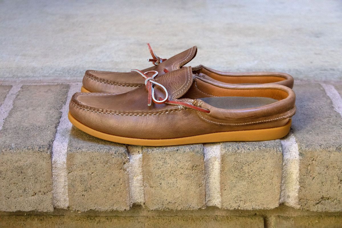 Photo by patinathunderdome on September 30, 2021 of the Easymoc Easymoc in Horween Natural Chromexcel.