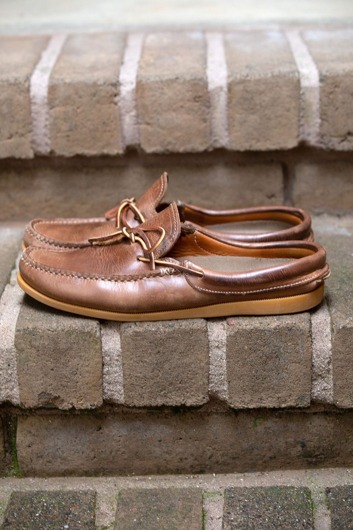 Photo by patinathunderdome on November 1, 2021 of the Easymoc Easymoc in Horween Natural Chromexcel.