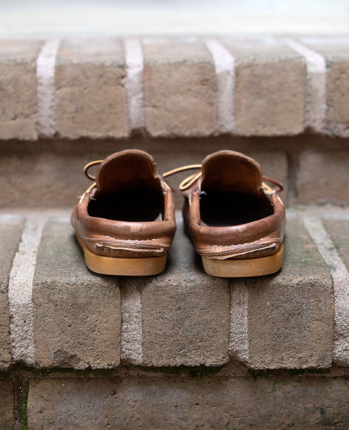 Photo by patinathunderdome on November 1, 2021 of the Easymoc Easymoc in Horween Natural Chromexcel.