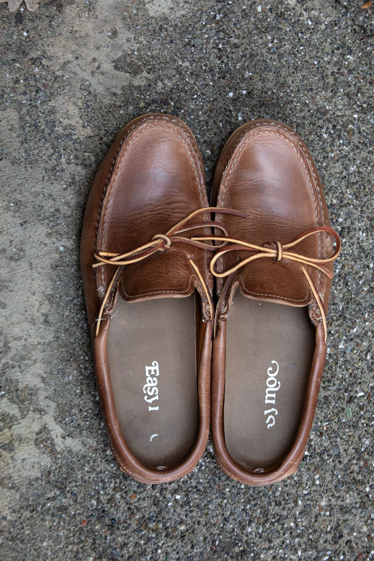 Photo by patinathunderdome on November 1, 2021 of the Easymoc Easymoc in Horween Natural Chromexcel.