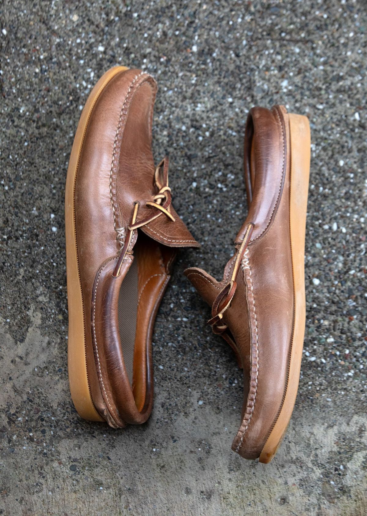 Photo by patinathunderdome on November 1, 2021 of the Easymoc Easymoc in Horween Natural Chromexcel.